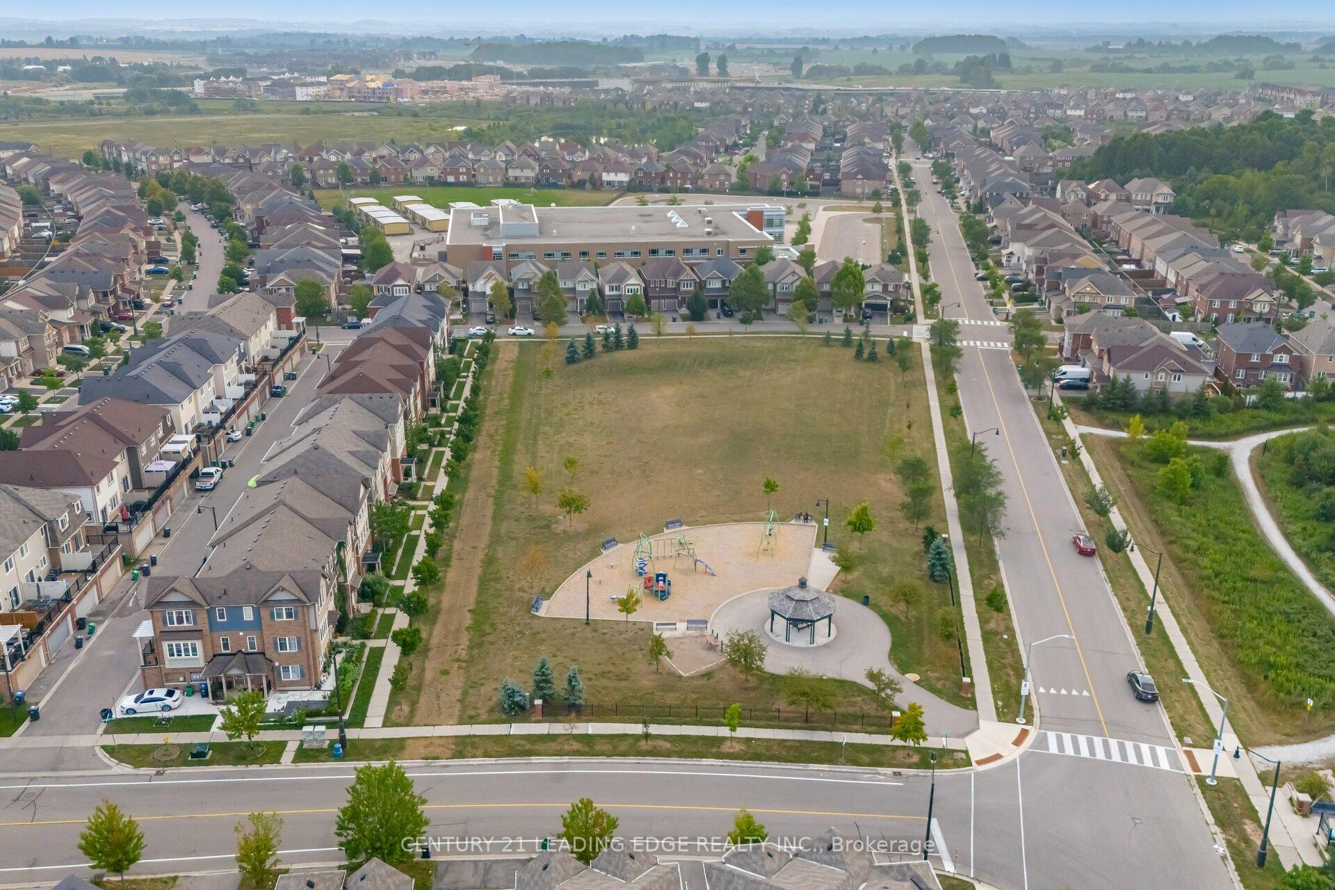 Photo 45 of 42 Memory Lane, Brampton, Northwest Brampton — HOMEH