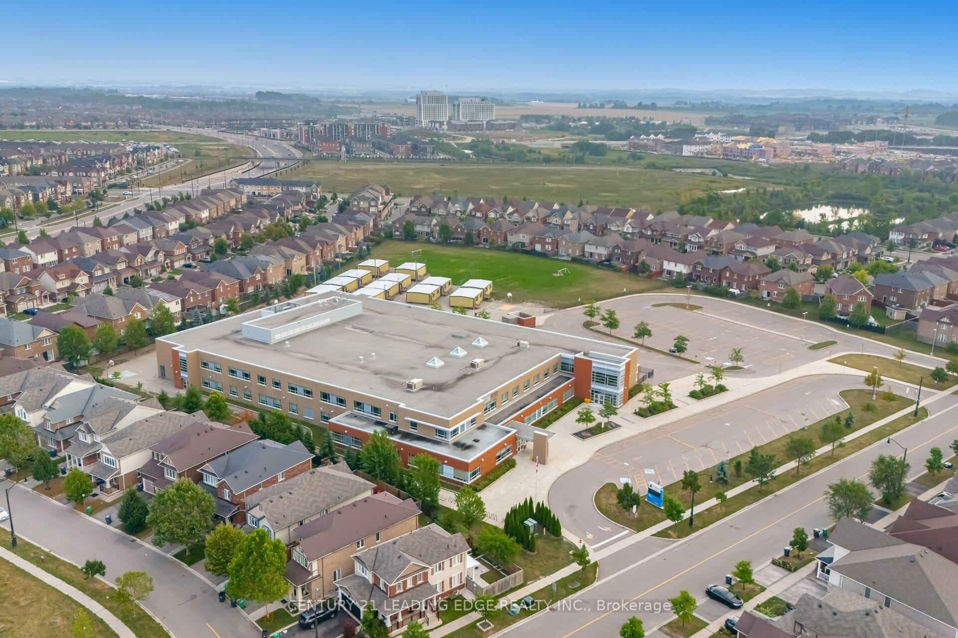 Photo 48 of 42 Memory Lane, Brampton, Northwest Brampton — HOMEH