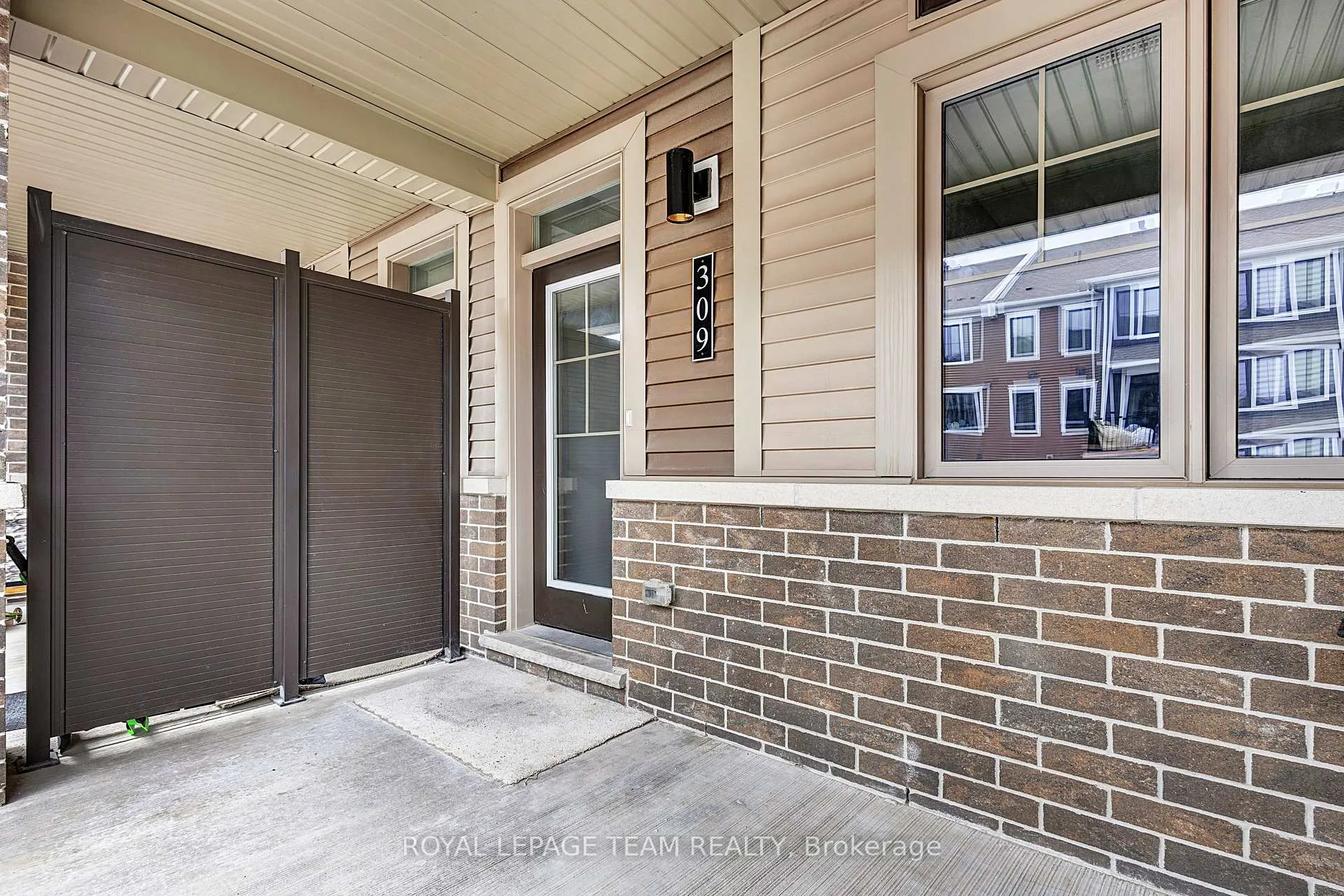 Photo 3 of 309 Olivenite Private, Ottawa, Barrhaven - Heritage Park — HOMEH