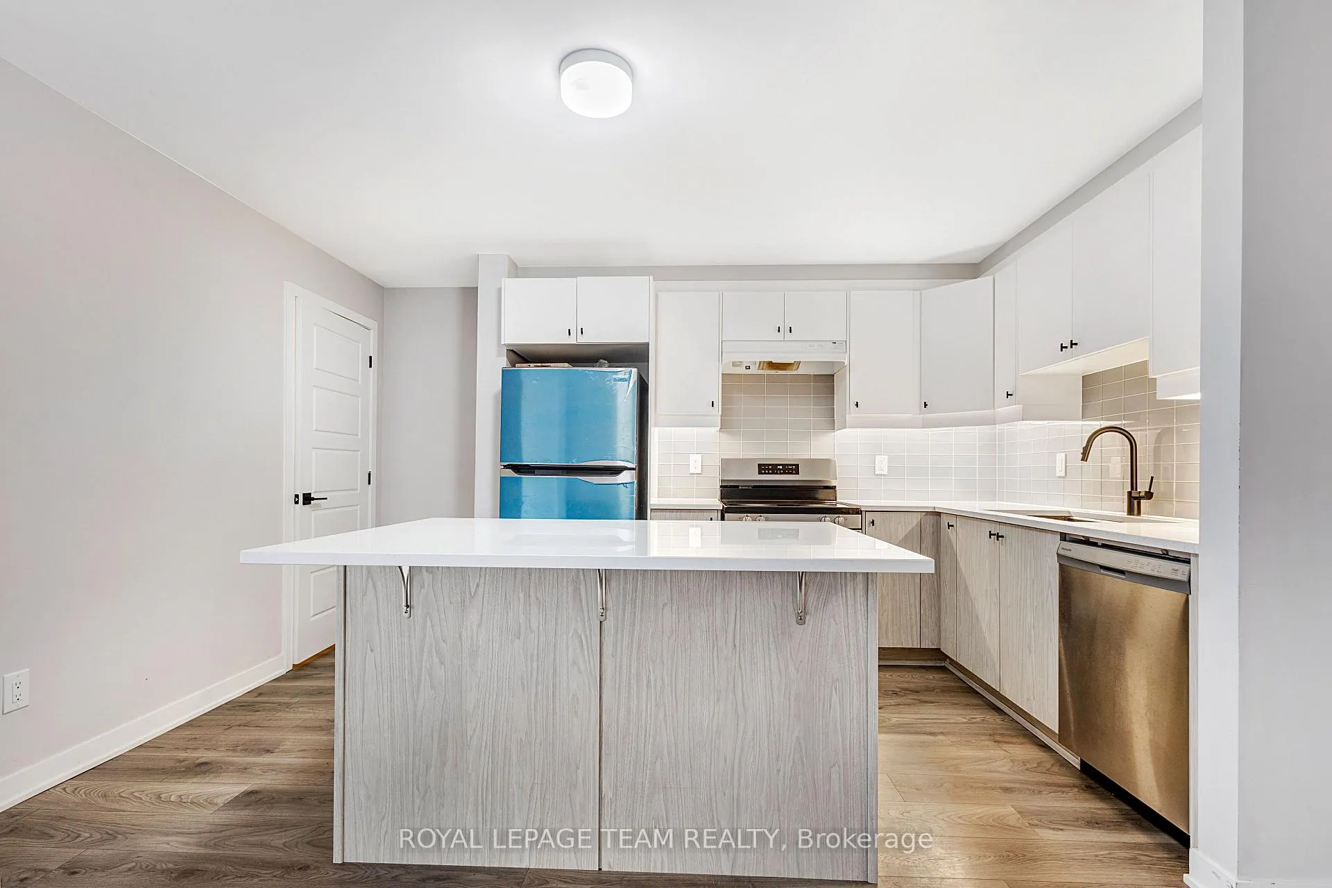 Photo 6 of 309 Olivenite Private, Ottawa, Barrhaven - Heritage Park — HOMEH