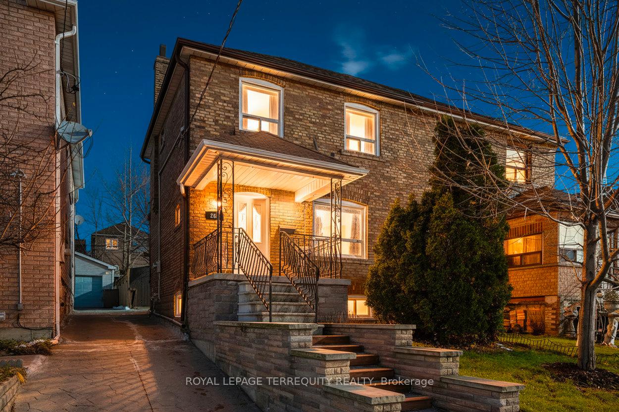 Front of 261 Blackthorn Avenue