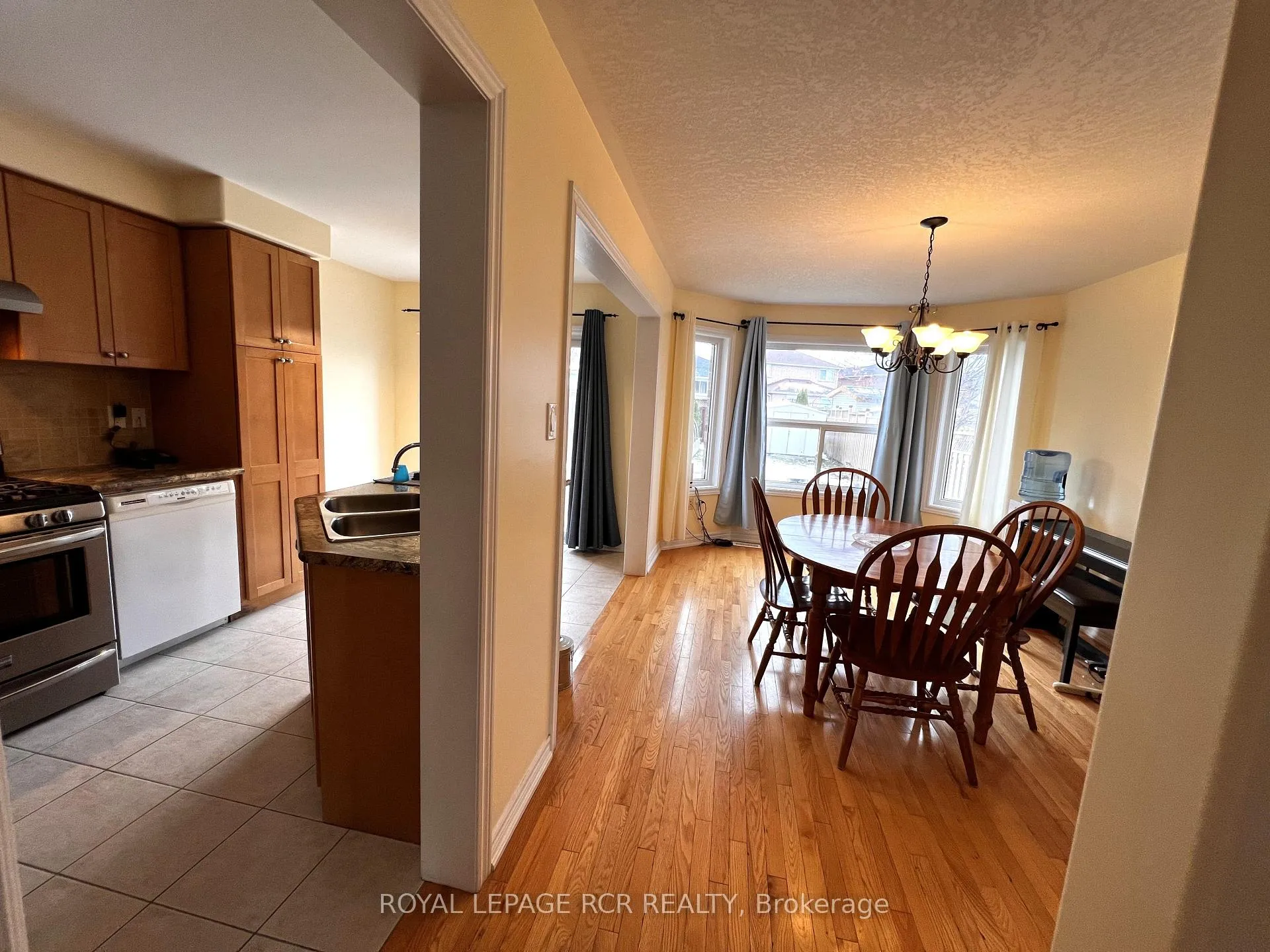 Photo 8 of 45 Buchanan Drive, New Tecumseth, Alliston — HOMEH