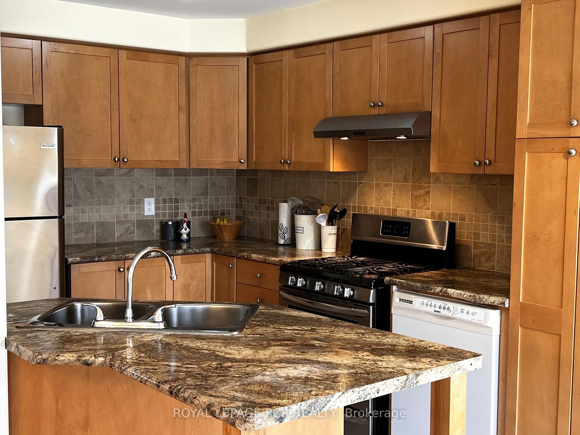Photo 10 of 45 Buchanan Drive, New Tecumseth, Alliston — HOMEH