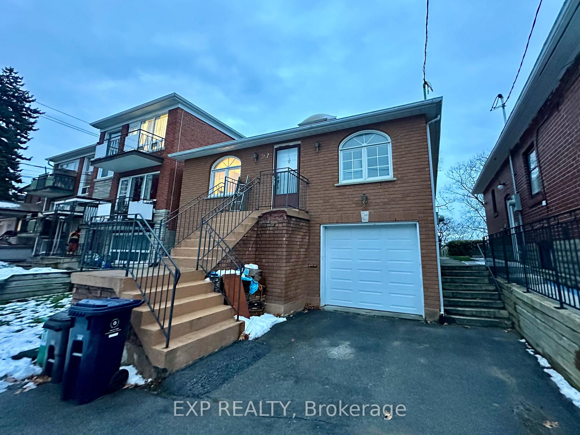 Front of 27 Venn Crescent
