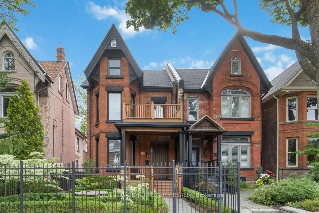 Front of Unit Bsmt, 95 Macdonell Avenue