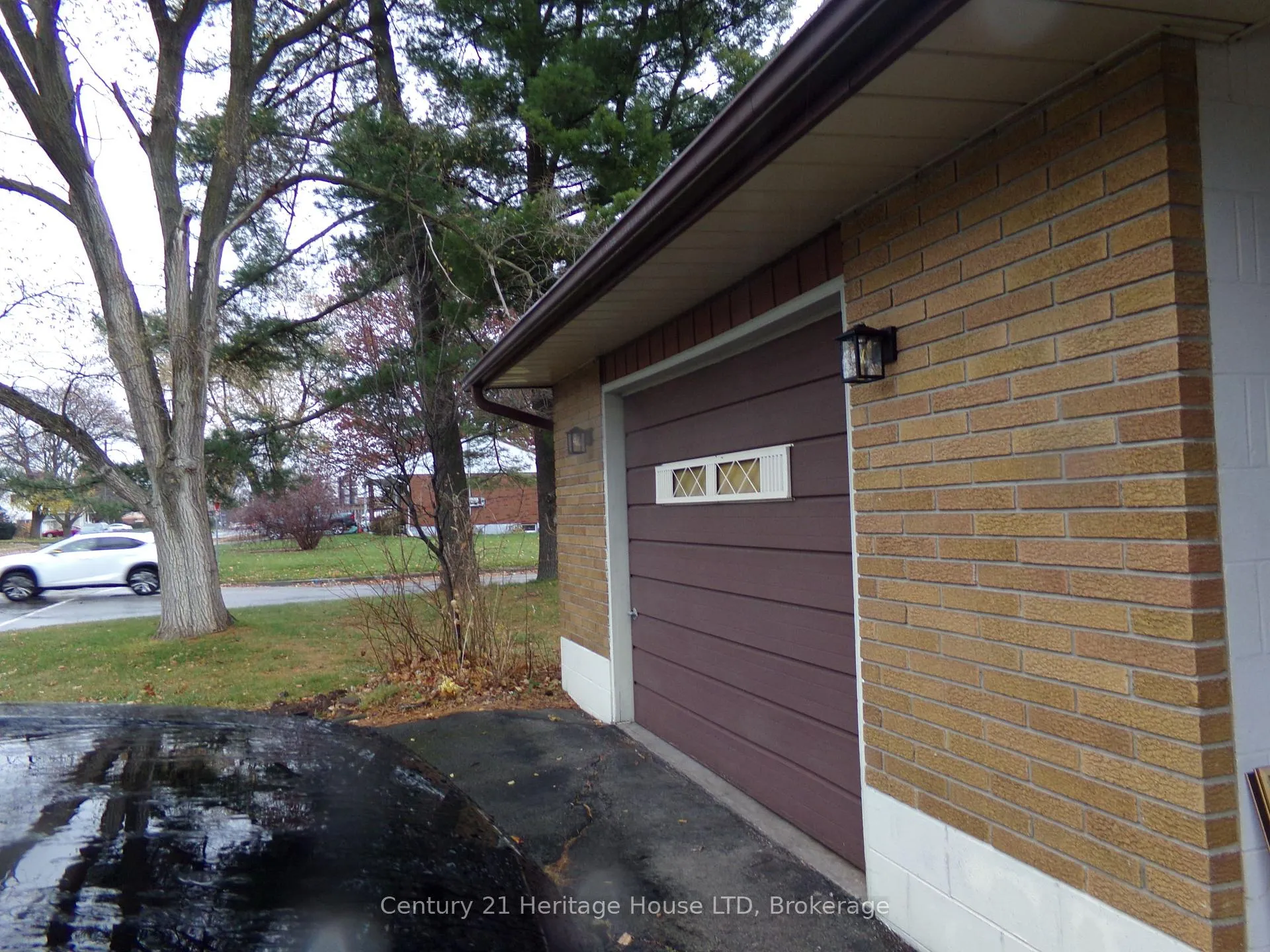 Photo 3 of 6558 Oneil Street, Niagara Falls, Stamford — HOMEH