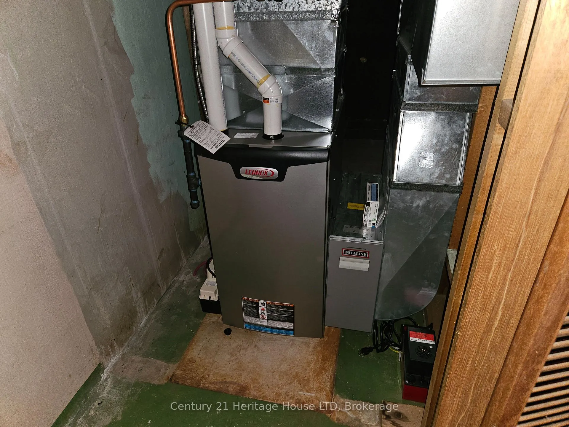 Photo 18 of 6558 Oneil Street, Niagara Falls, Stamford — HOMEH