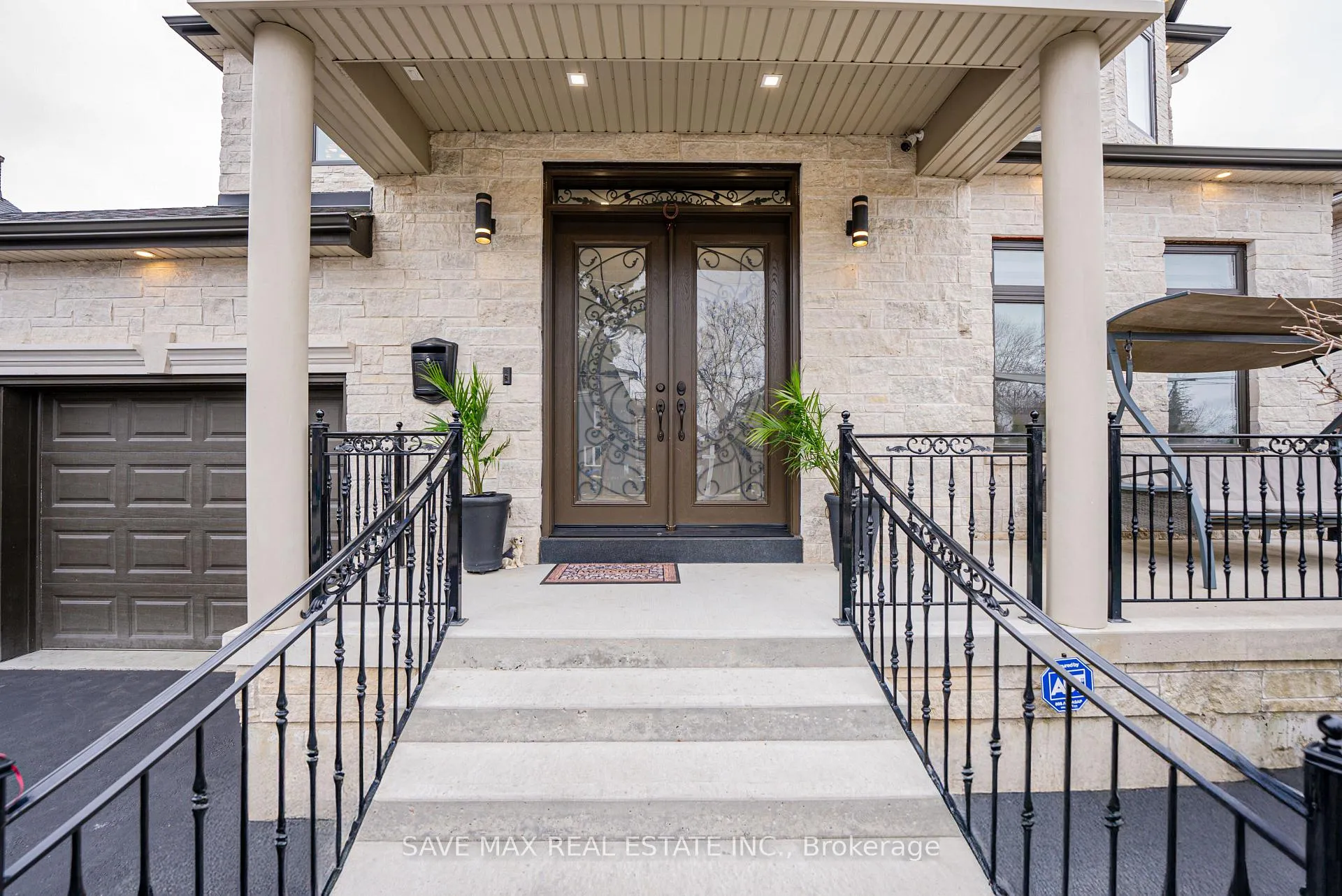 Photo 2 of 23 Hillcrest Avenue, Brampton, Queen Street Corridor — HOMEH