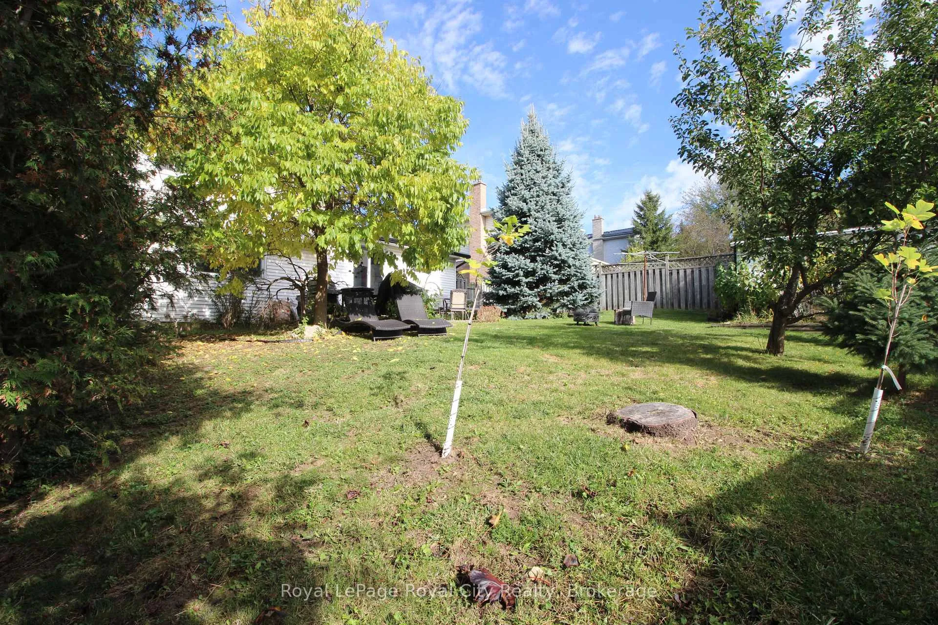 Photo 9 of 40 Shoemaker Crescent, Guelph, Willow West/Sugarbush/West Acres — HOMEH