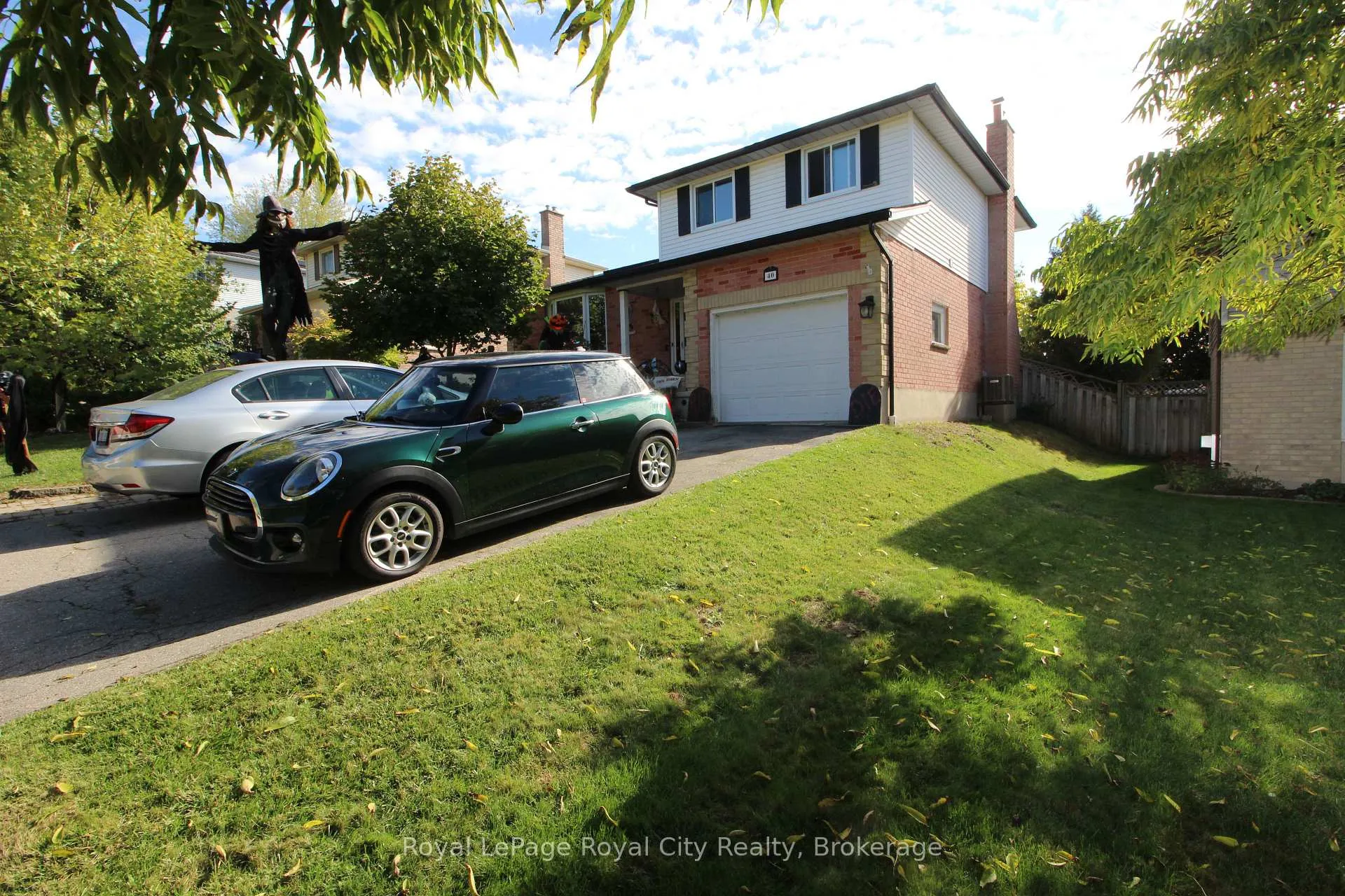Photo 12 of 40 Shoemaker Crescent, Guelph, Willow West/Sugarbush/West Acres — HOMEH