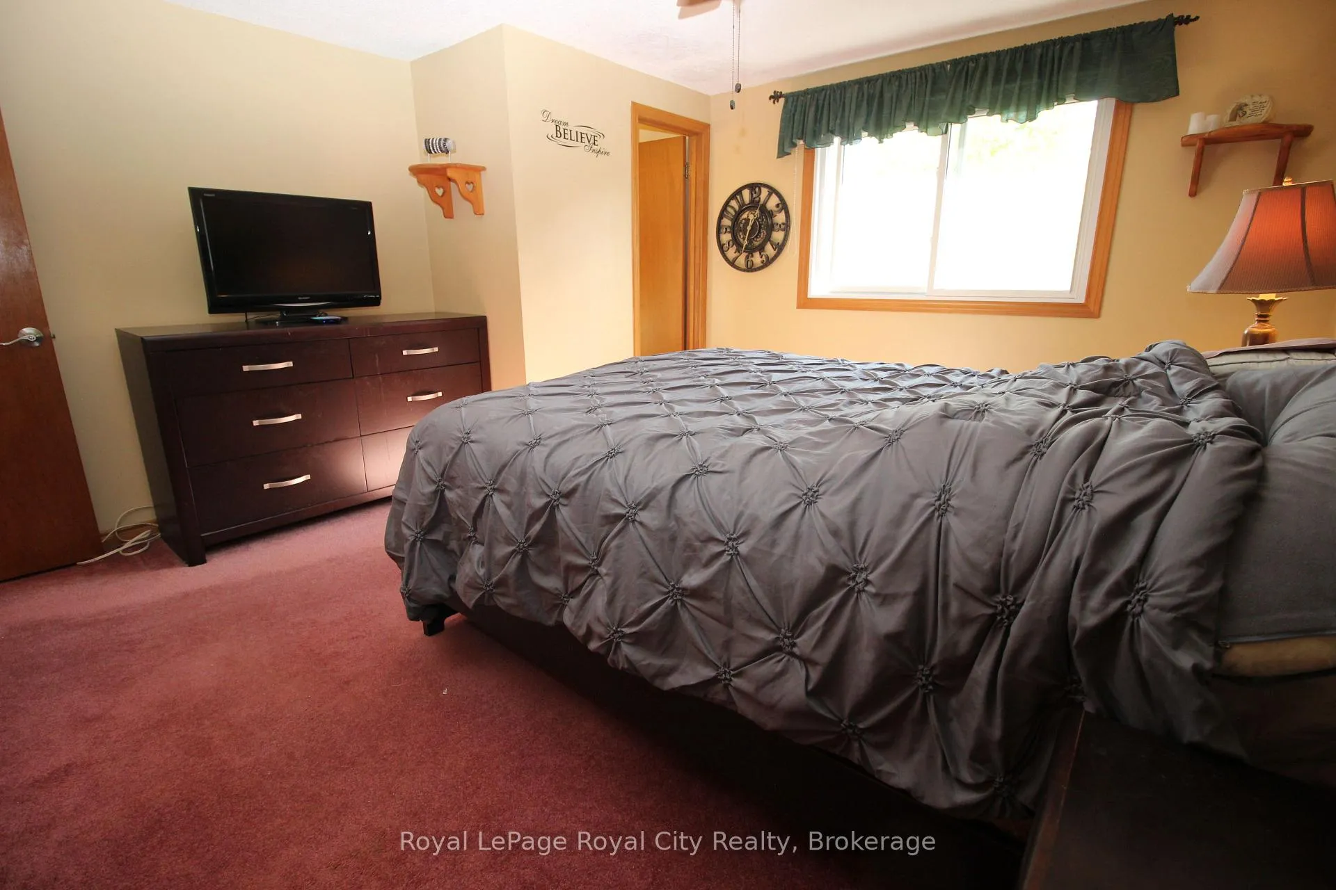 Photo 15 of 40 Shoemaker Crescent, Guelph, Willow West/Sugarbush/West Acres — HOMEH