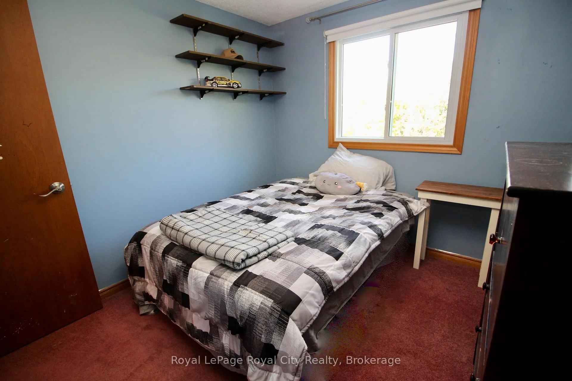 Photo 22 of 40 Shoemaker Crescent, Guelph, Willow West/Sugarbush/West Acres — HOMEH