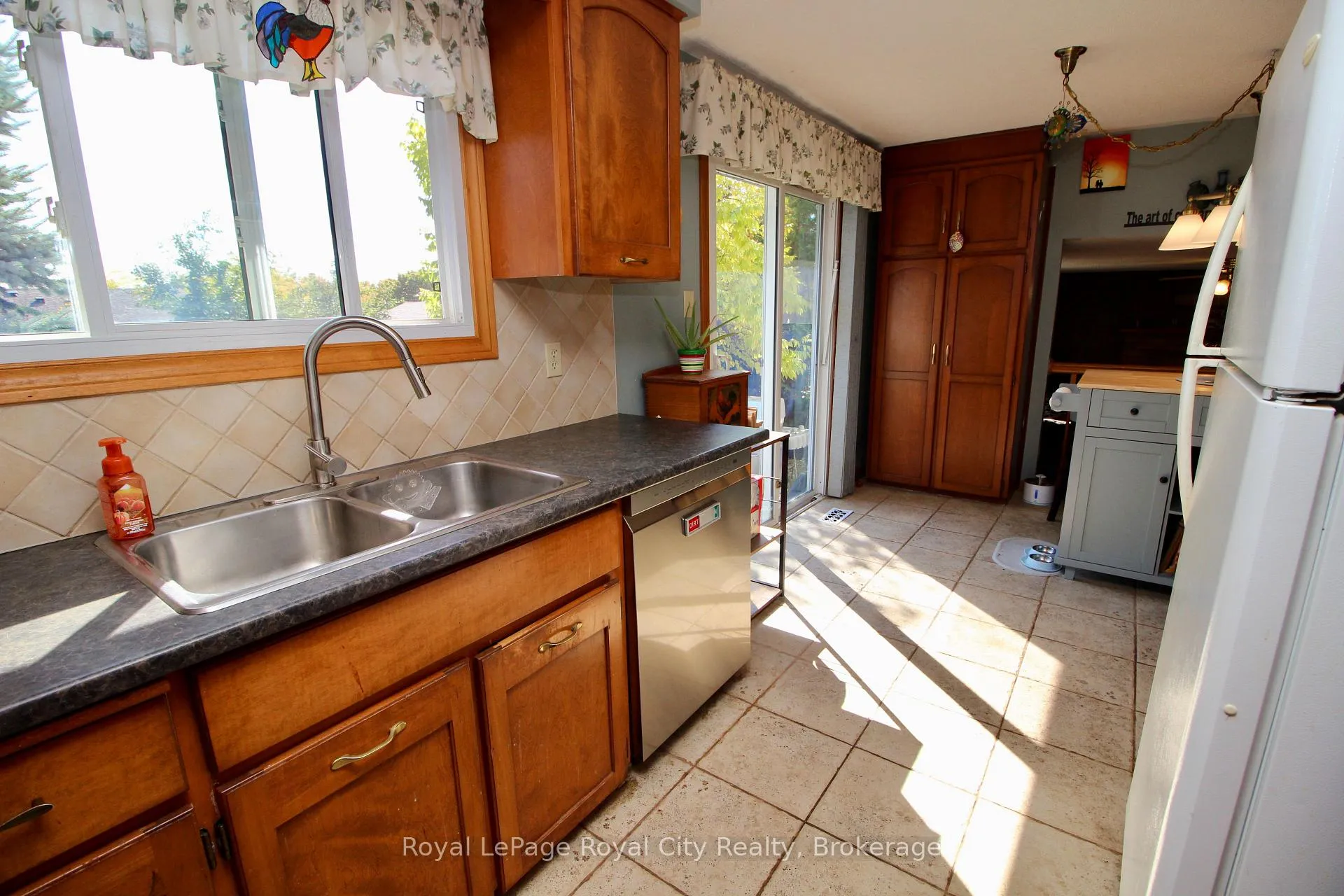 Photo 32 of 40 Shoemaker Crescent, Guelph, Willow West/Sugarbush/West Acres — HOMEH