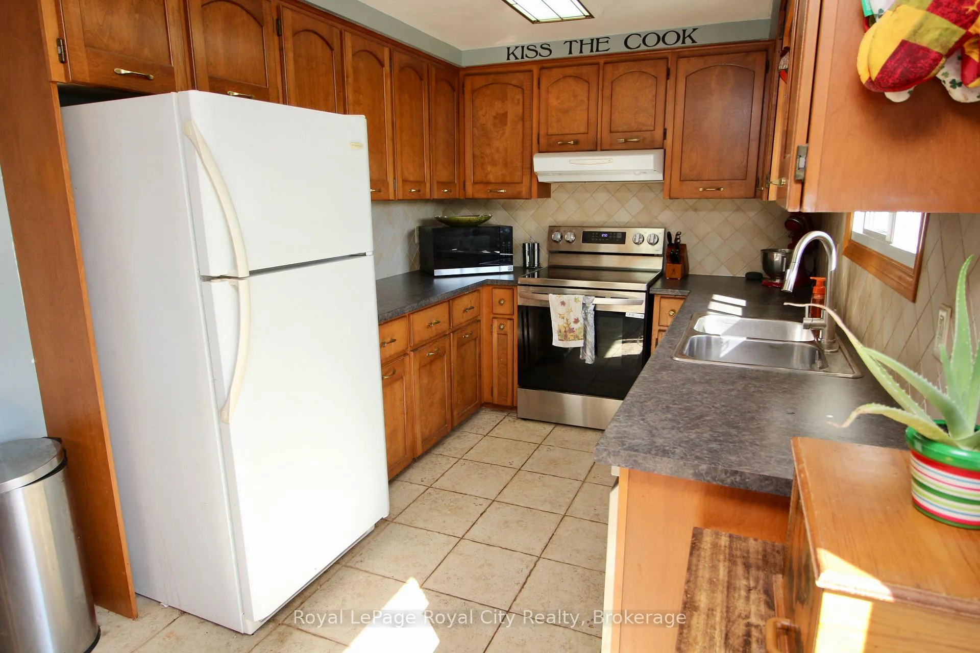 Photo 33 of 40 Shoemaker Crescent, Guelph, Willow West/Sugarbush/West Acres — HOMEH