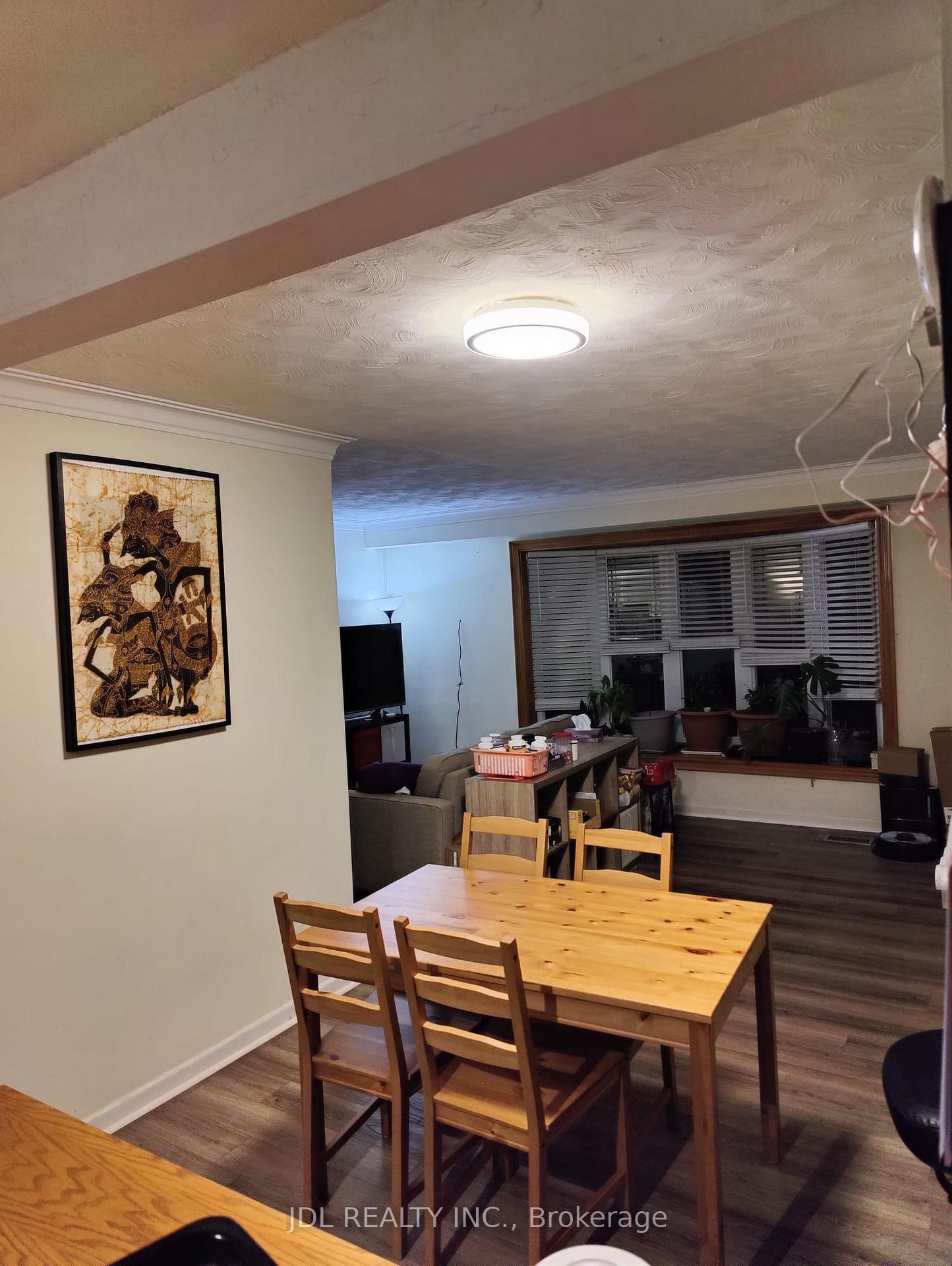Photo 4 of 11 Tordale Crescent, Scarborough, Bendale — HOMEH