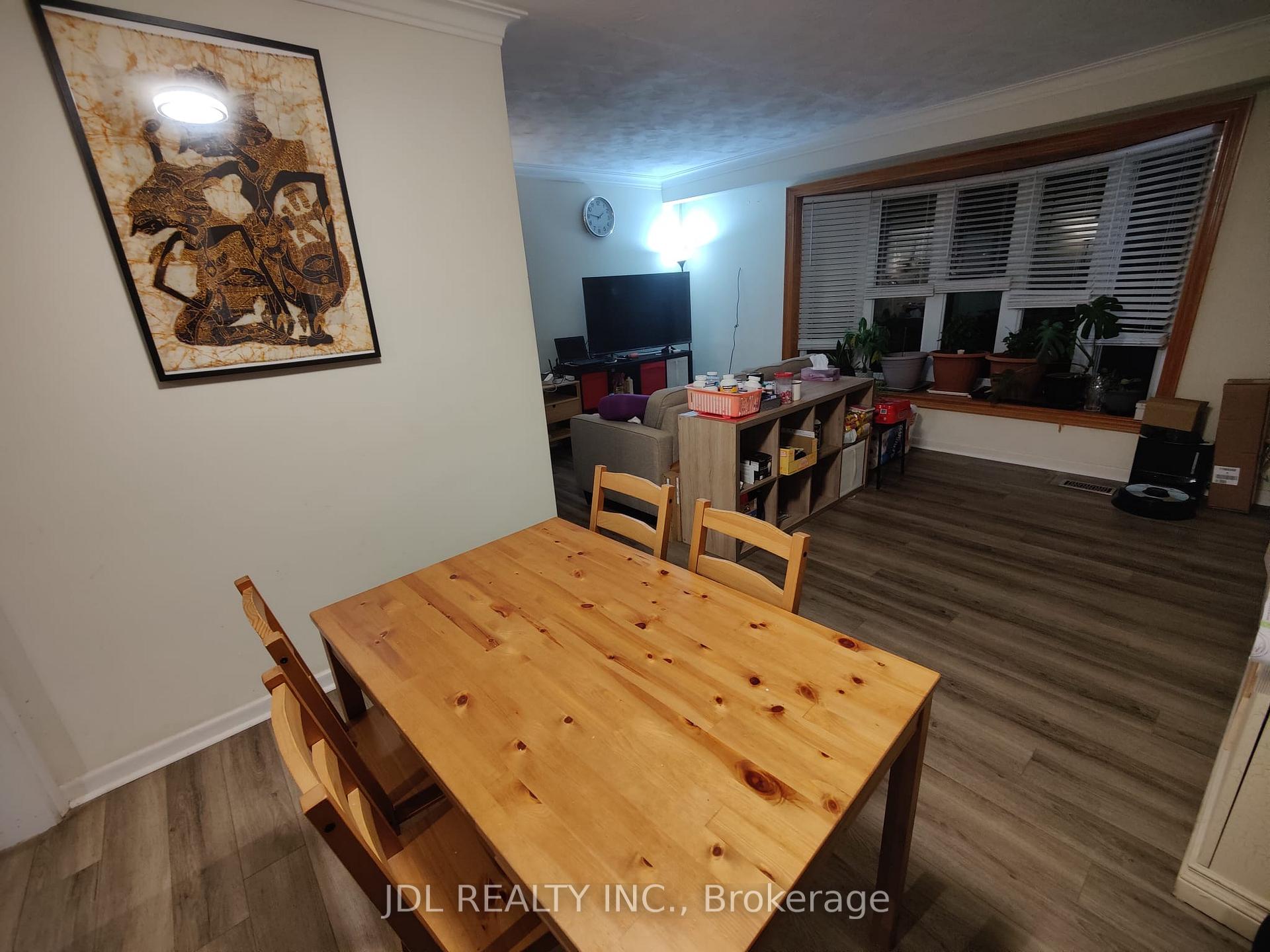 Photo 5 of 11 Tordale Crescent, Scarborough, Bendale — HOMEH