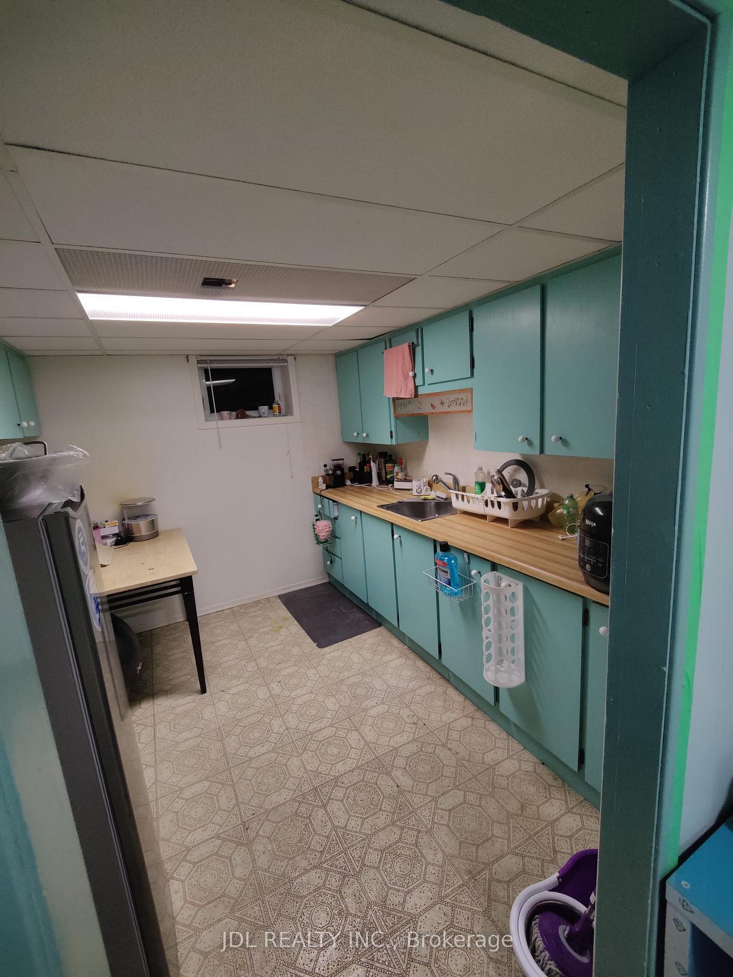 Photo 15 of 11 Tordale Crescent, Scarborough, Bendale — HOMEH