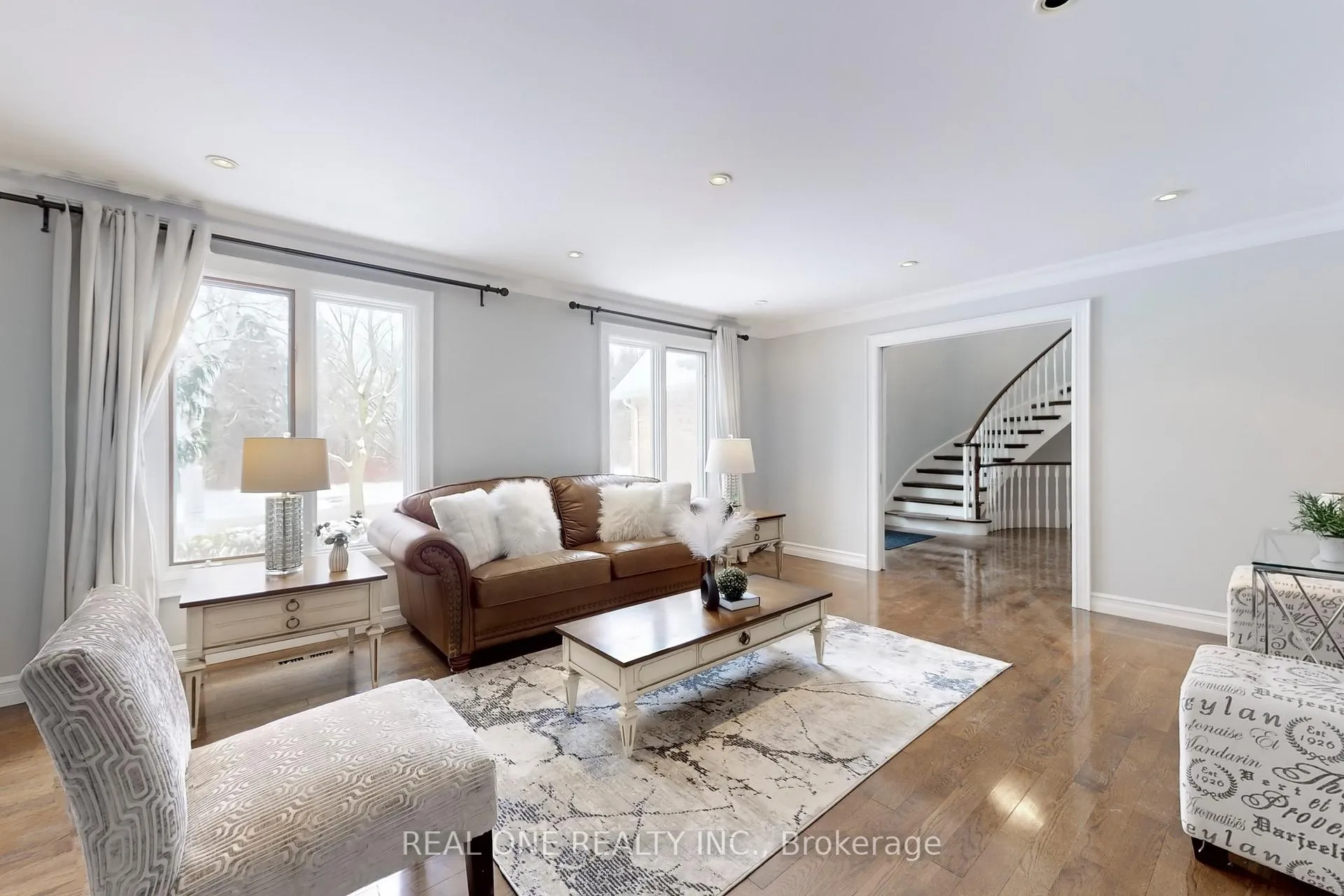 Photo 6 of 27 Aitken Circle, Markham, Unionville — HOMEH