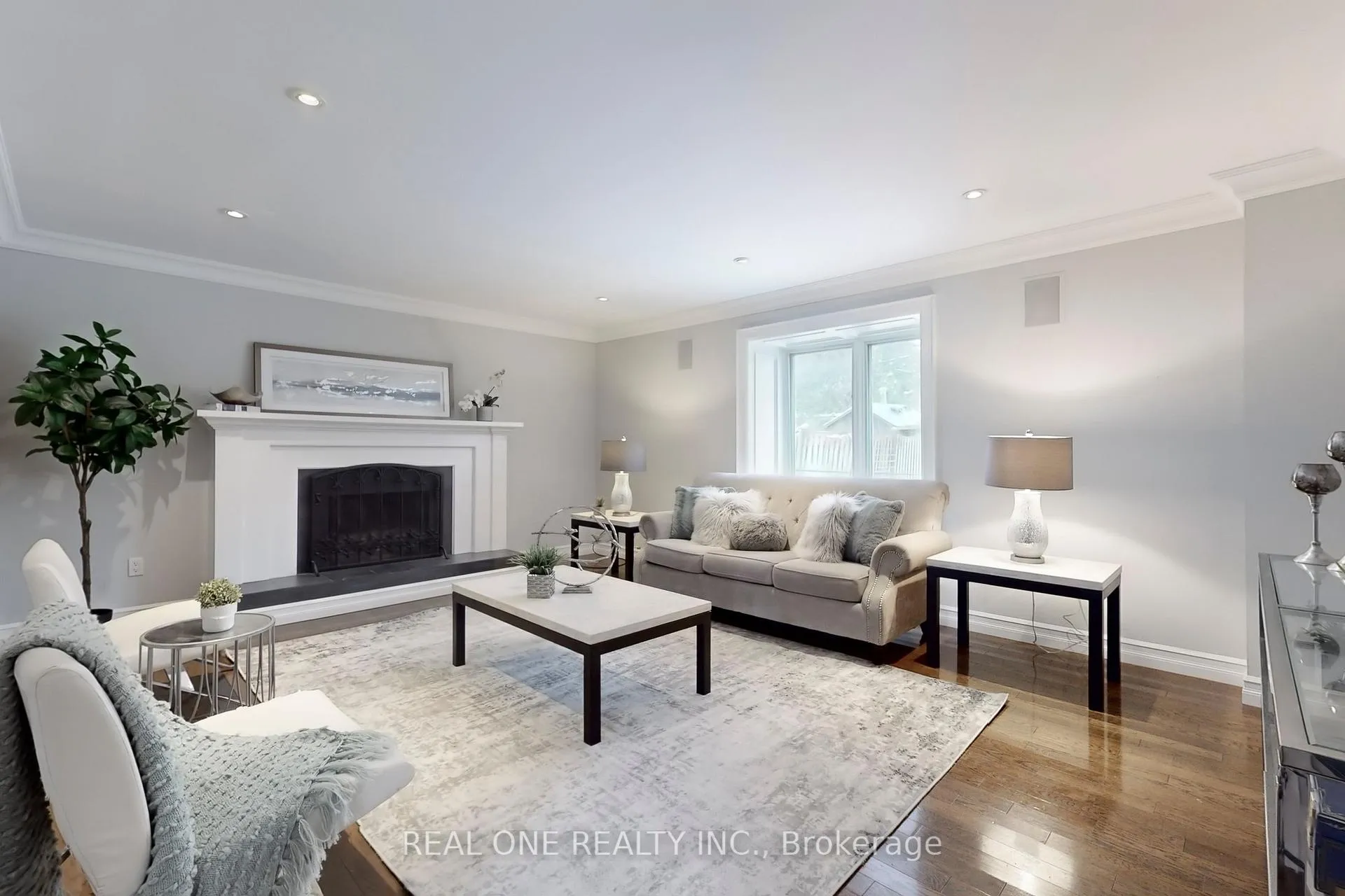 Photo 8 of 27 Aitken Circle, Markham, Unionville — HOMEH