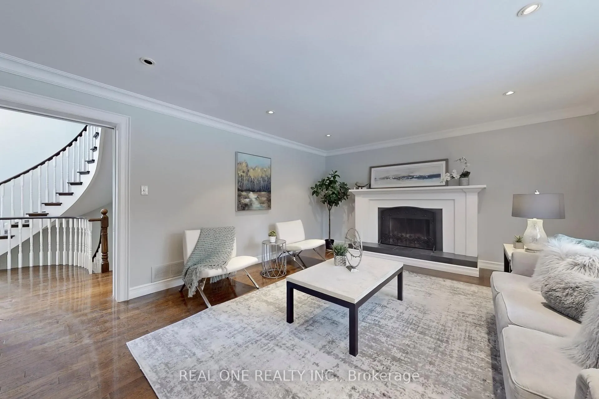 Photo 10 of 27 Aitken Circle, Markham, Unionville — HOMEH