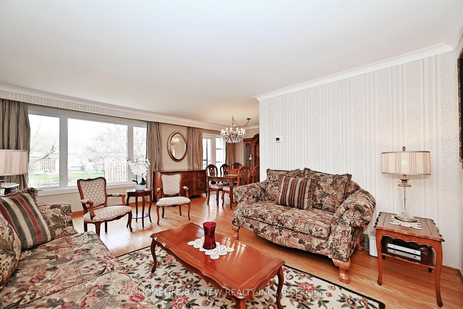 Photo 7 of 433 Brimorton Drive, Scarborough, Woburn — HOMEH