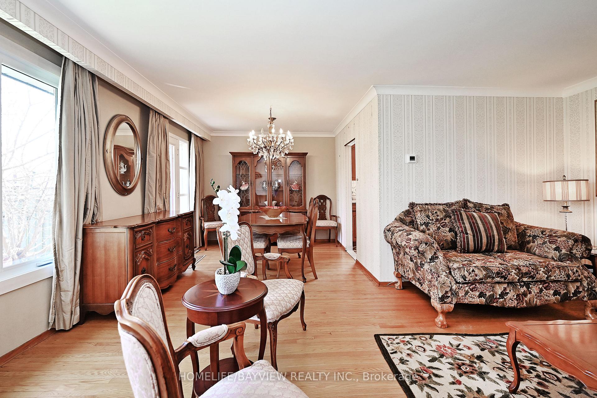 Photo 8 of 433 Brimorton Drive, Scarborough, Woburn — HOMEH
