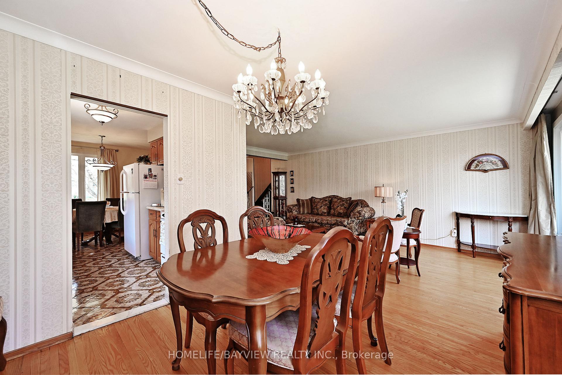 Photo 9 of 433 Brimorton Drive, Scarborough, Woburn — HOMEH