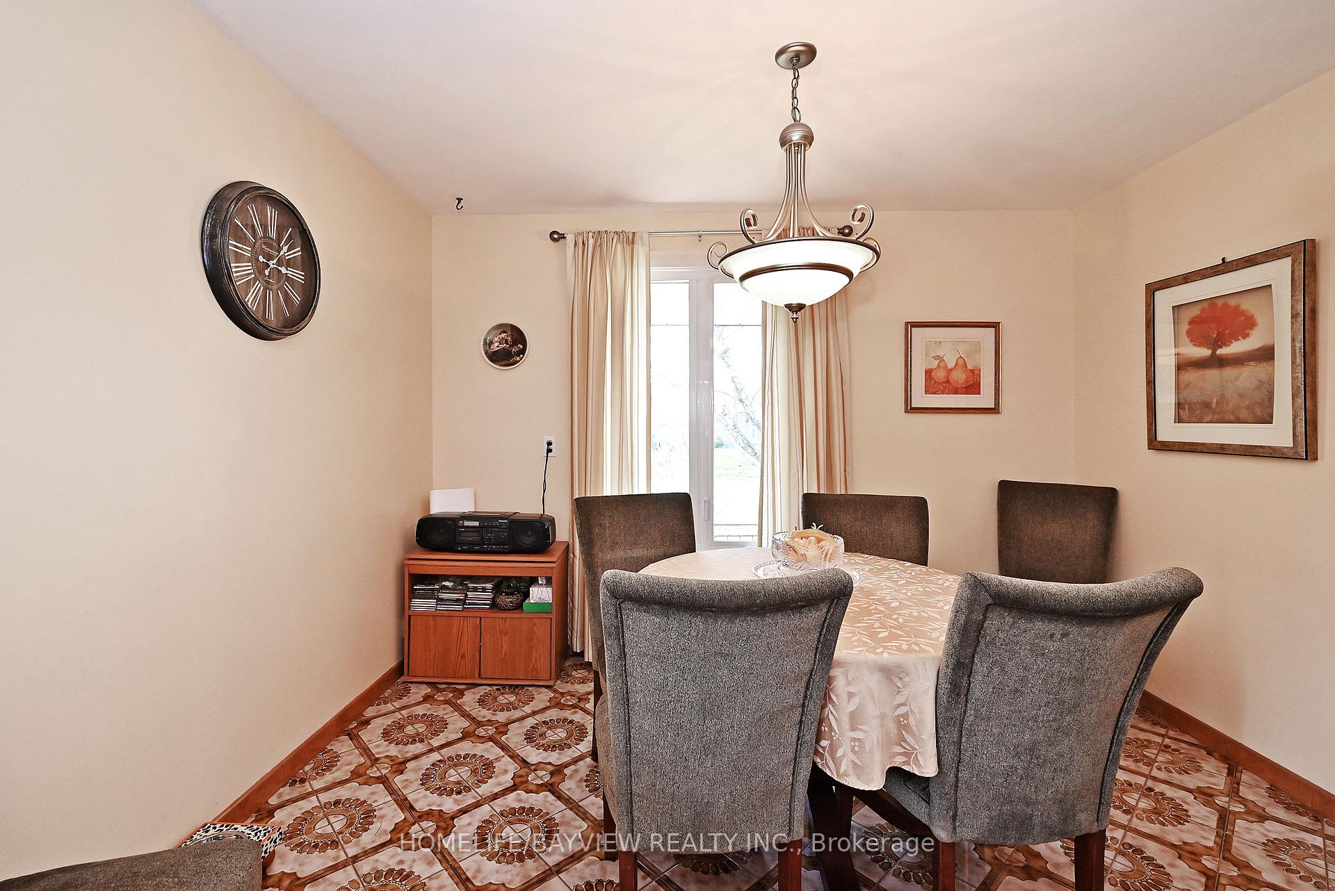 Photo 12 of 433 Brimorton Drive, Scarborough, Woburn — HOMEH