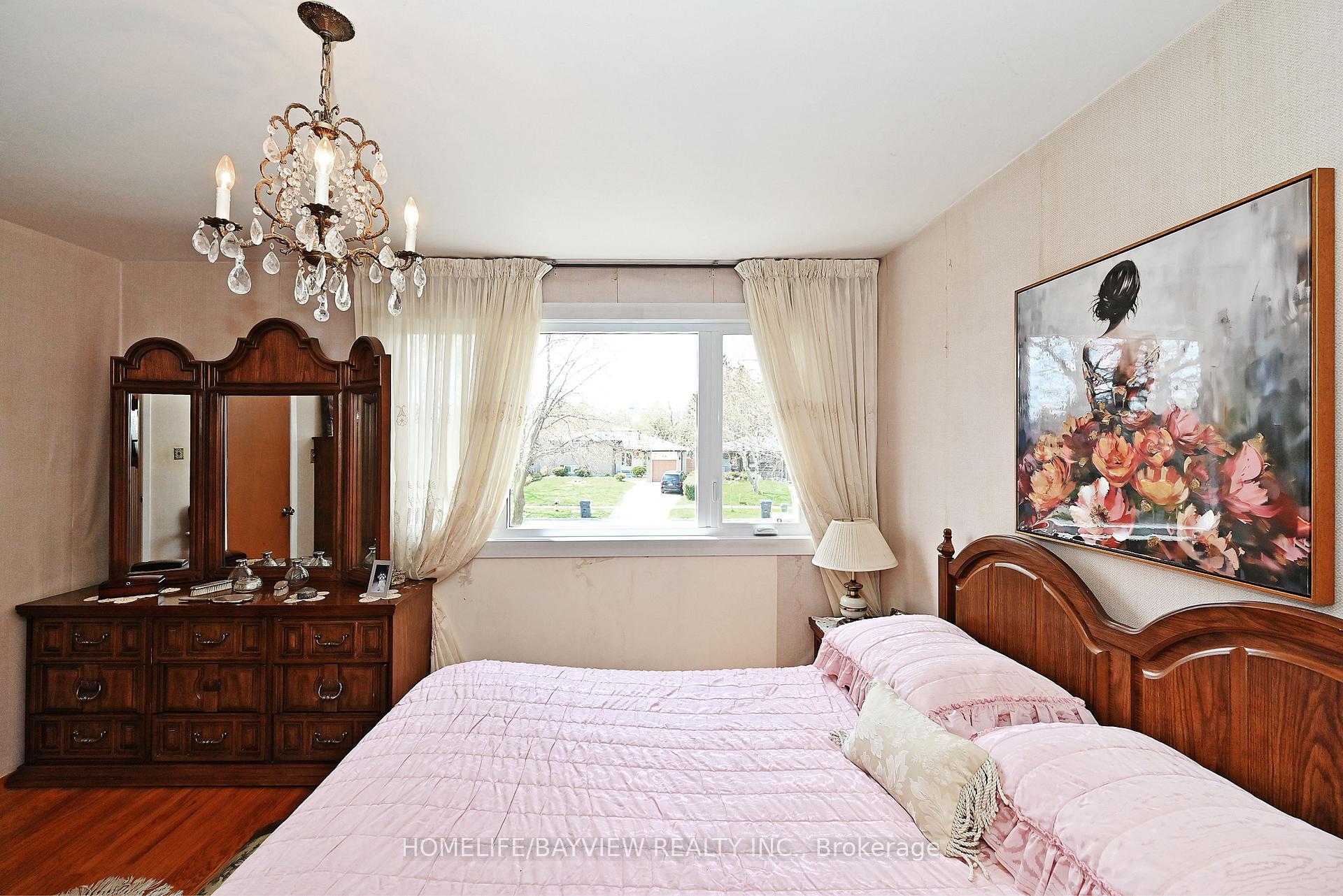 Photo 16 of 433 Brimorton Drive, Scarborough, Woburn — HOMEH