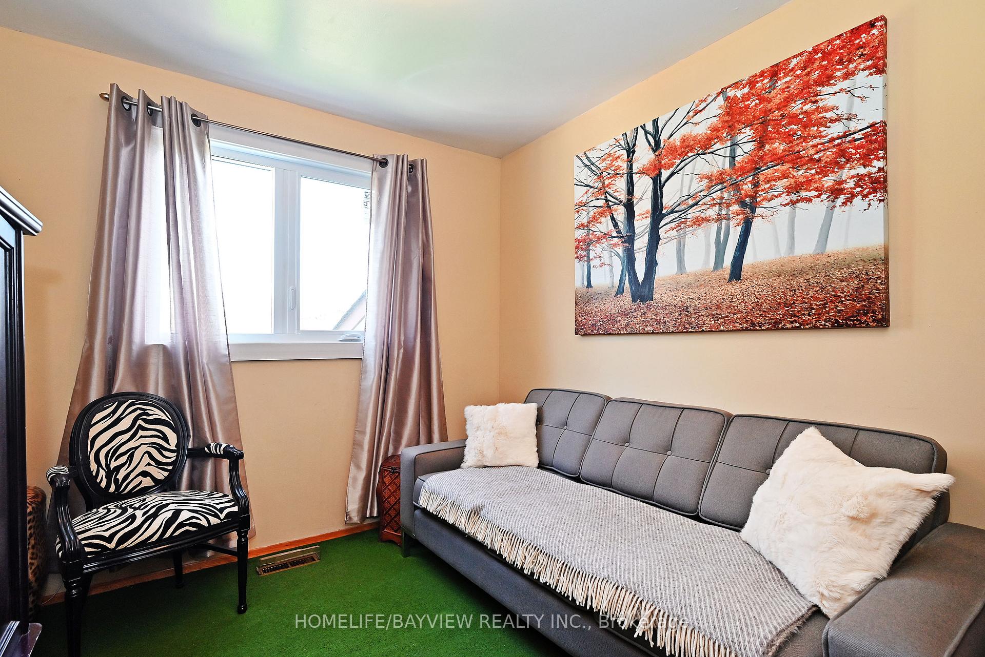 Photo 19 of 433 Brimorton Drive, Scarborough, Woburn — HOMEH