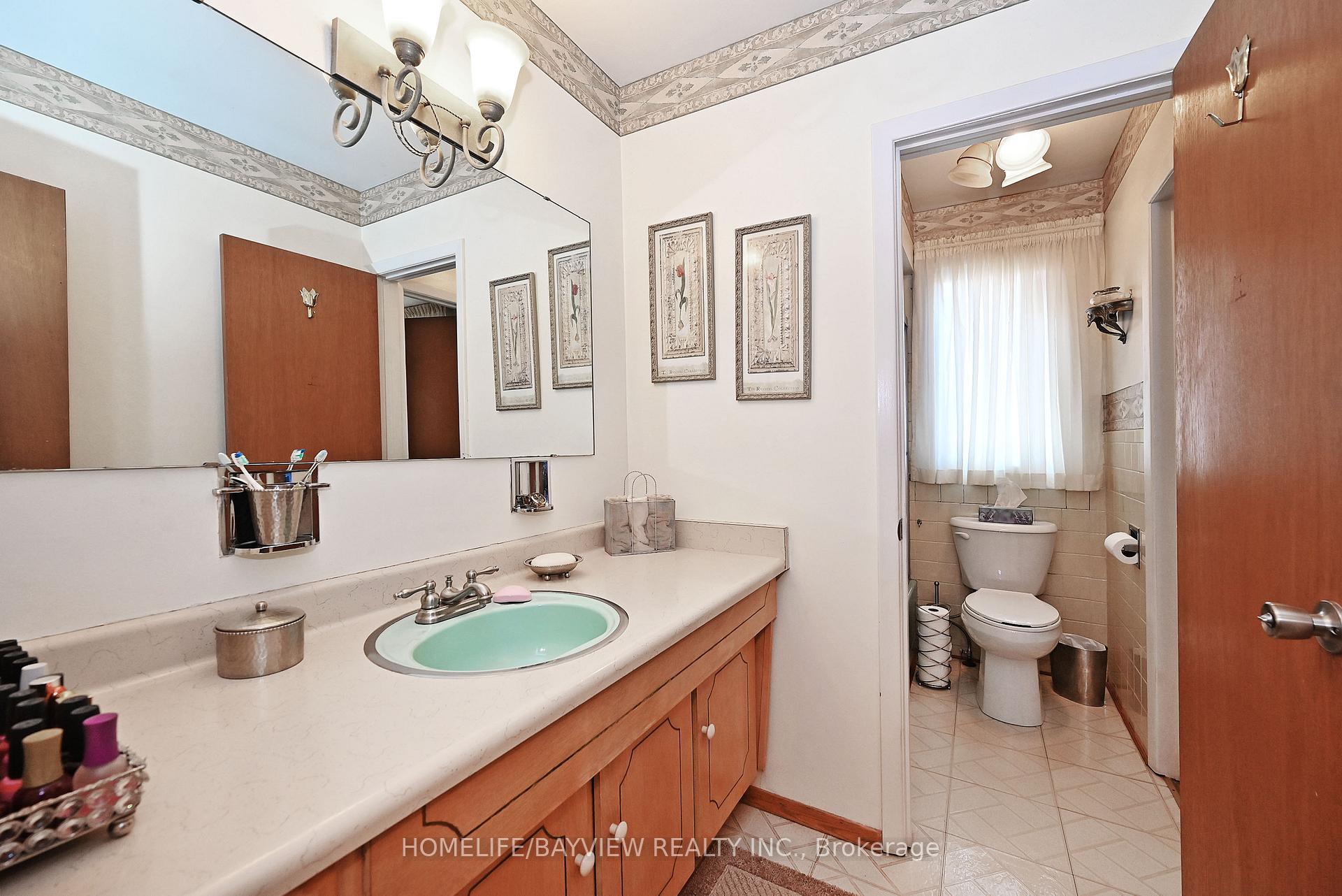 Photo 21 of 433 Brimorton Drive, Scarborough, Woburn — HOMEH