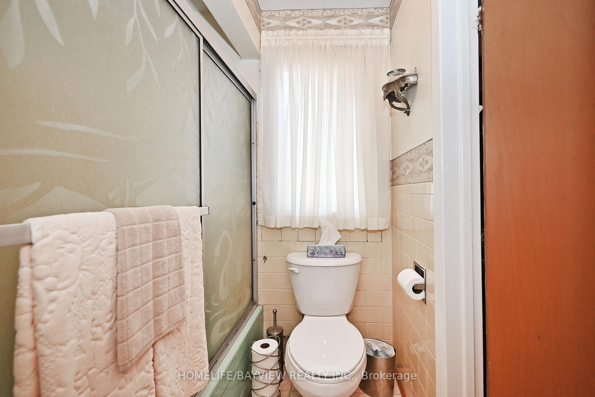 Photo 22 of 433 Brimorton Drive, Scarborough, Woburn — HOMEH