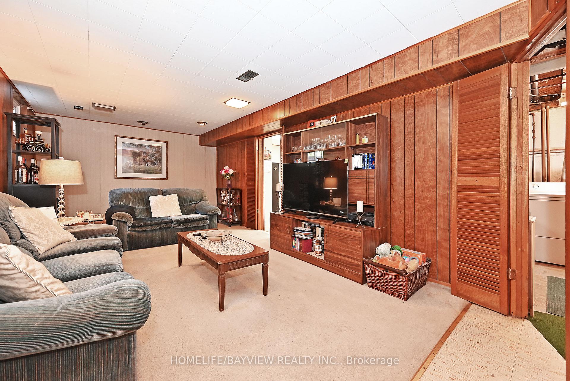 Photo 27 of 433 Brimorton Drive, Scarborough, Woburn — HOMEH