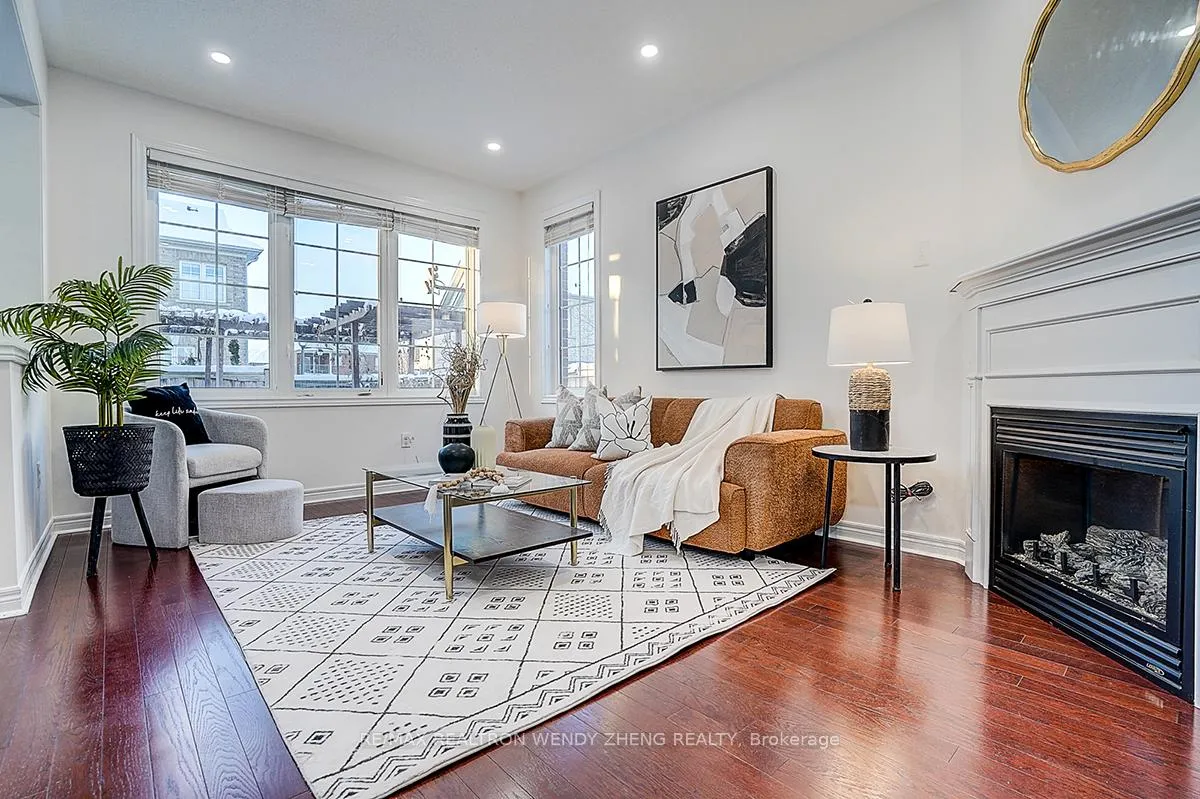 Photo 8 of 12 Scheel Drive, Markham, Greensborough — HOMEH
