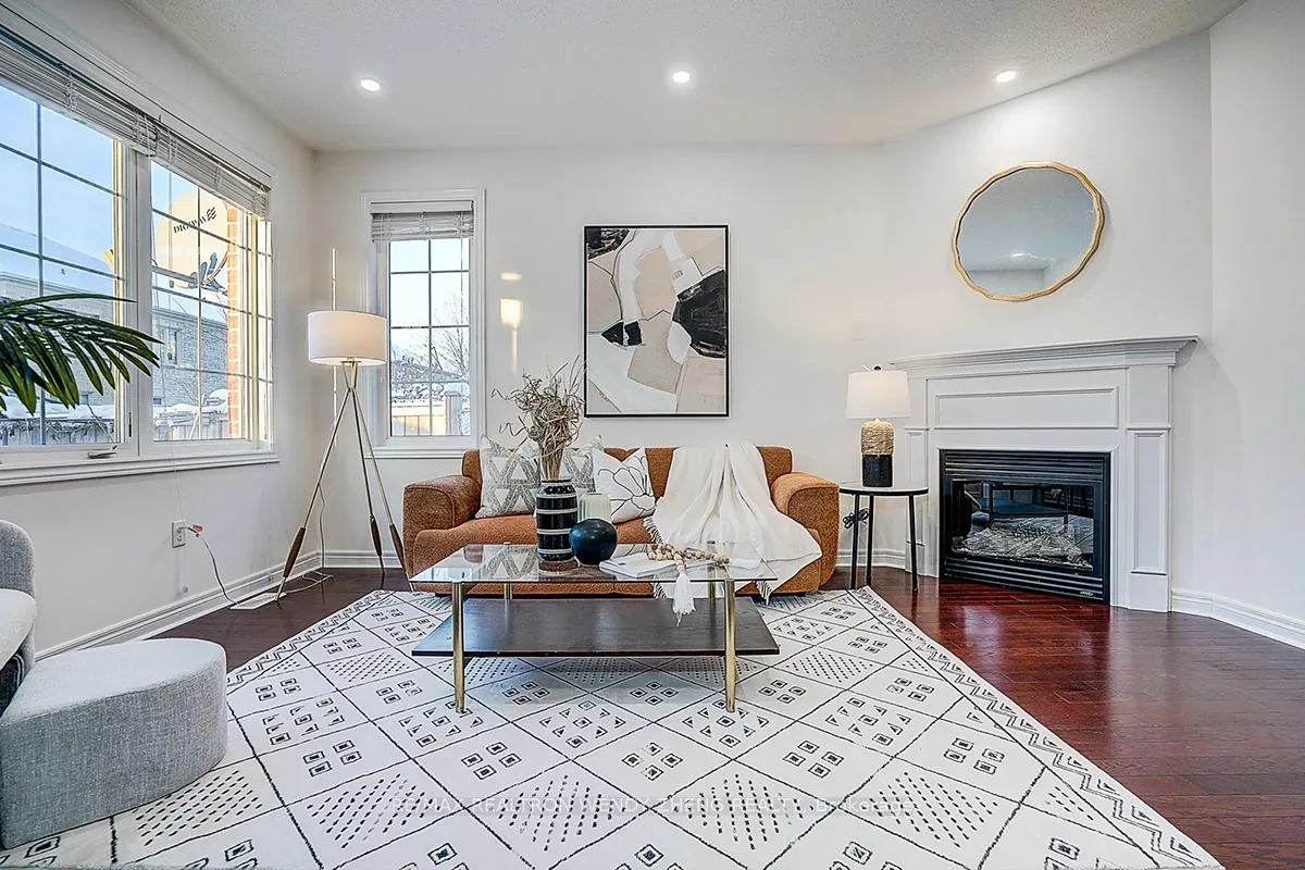 Photo 9 of 12 Scheel Drive, Markham, Greensborough — HOMEH