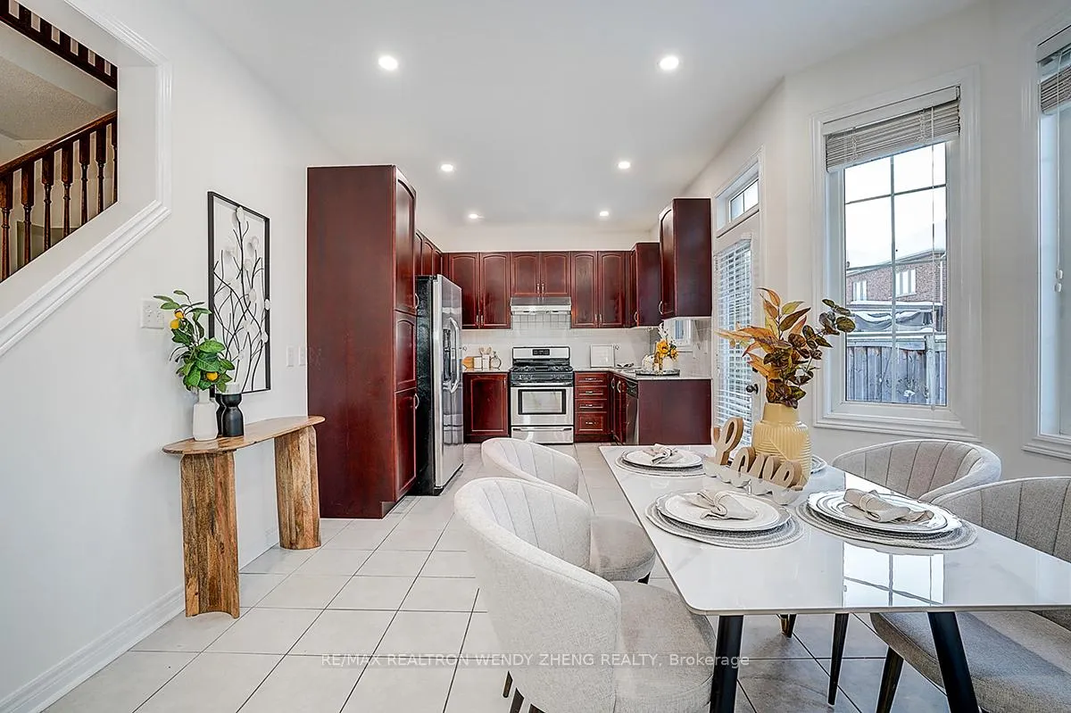 Photo 13 of 12 Scheel Drive, Markham, Greensborough — HOMEH