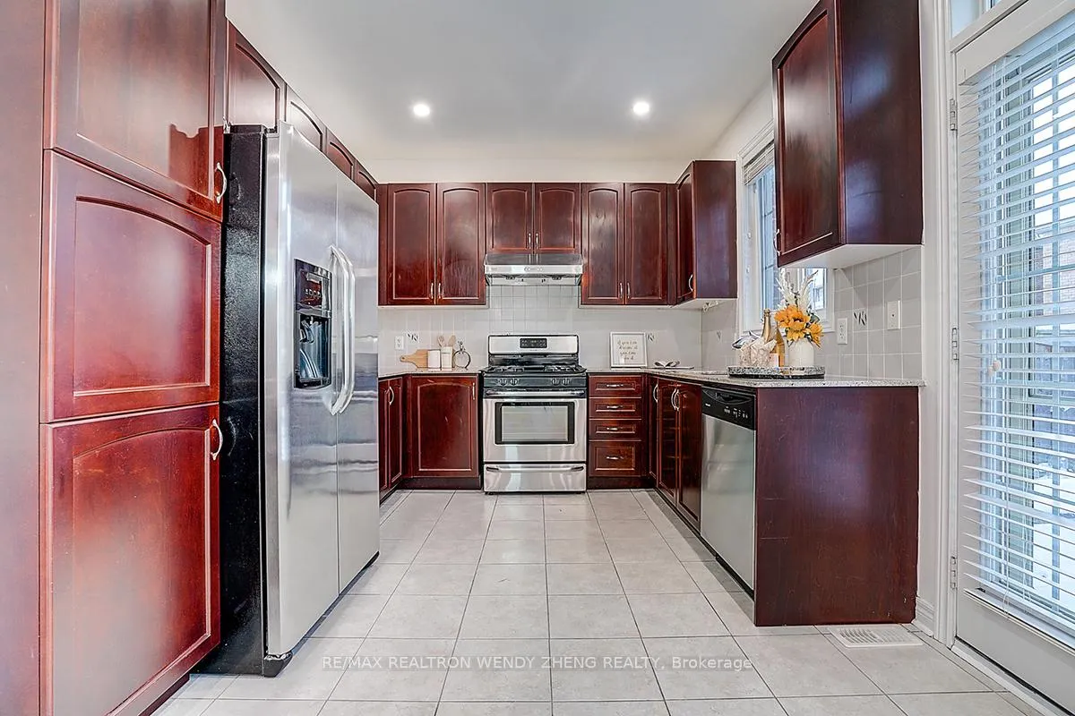 Photo 15 of 12 Scheel Drive, Markham, Greensborough — HOMEH