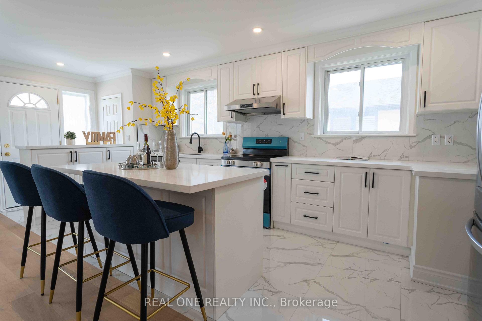 Photo 17 of 12 Wincrest Drive, Scarborough, Bendale — HOMEH