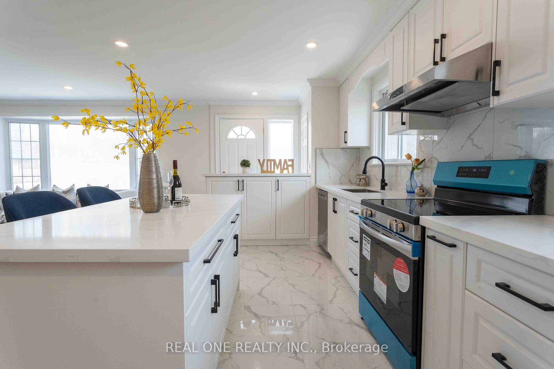 Photo 18 of 12 Wincrest Drive, Scarborough, Bendale — HOMEH