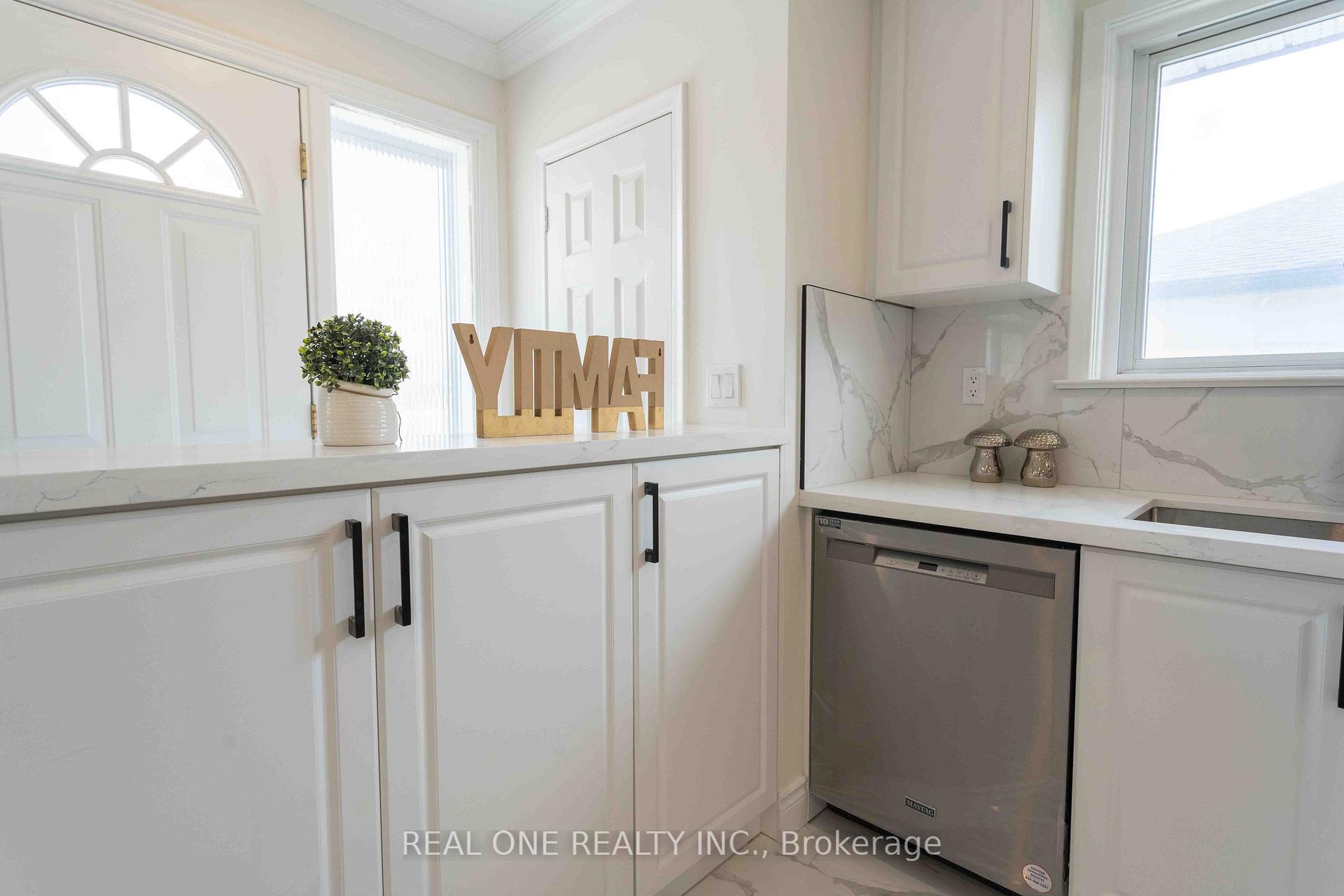 Photo 21 of 12 Wincrest Drive, Scarborough, Bendale — HOMEH