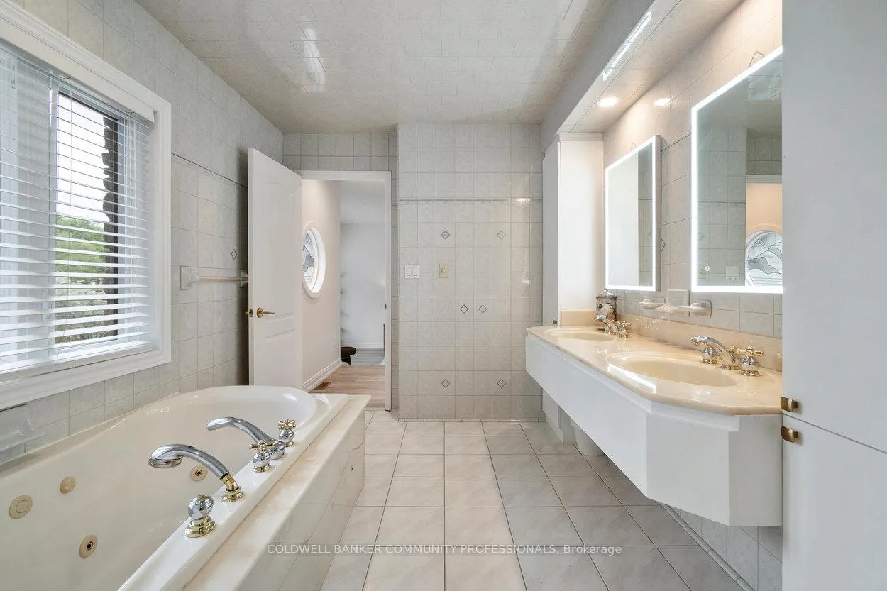 Photo 23 of 381 Queen Street S, Hamilton, Durand — HOMEH