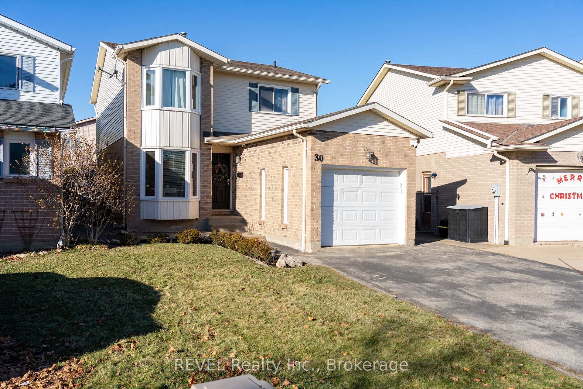 Photo 1 of 30 Naples Court, Thorold, Confederation Heights — HOMEH