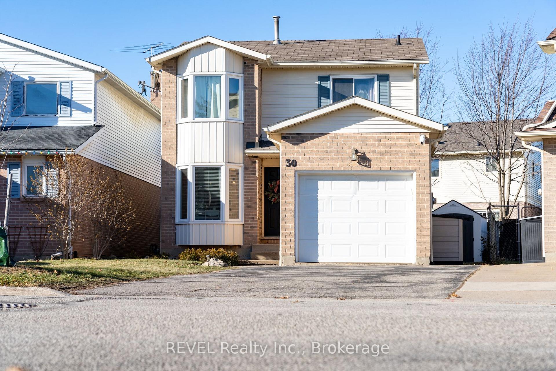 Photo 3 of 30 Naples Court, Thorold, Confederation Heights — HOMEH