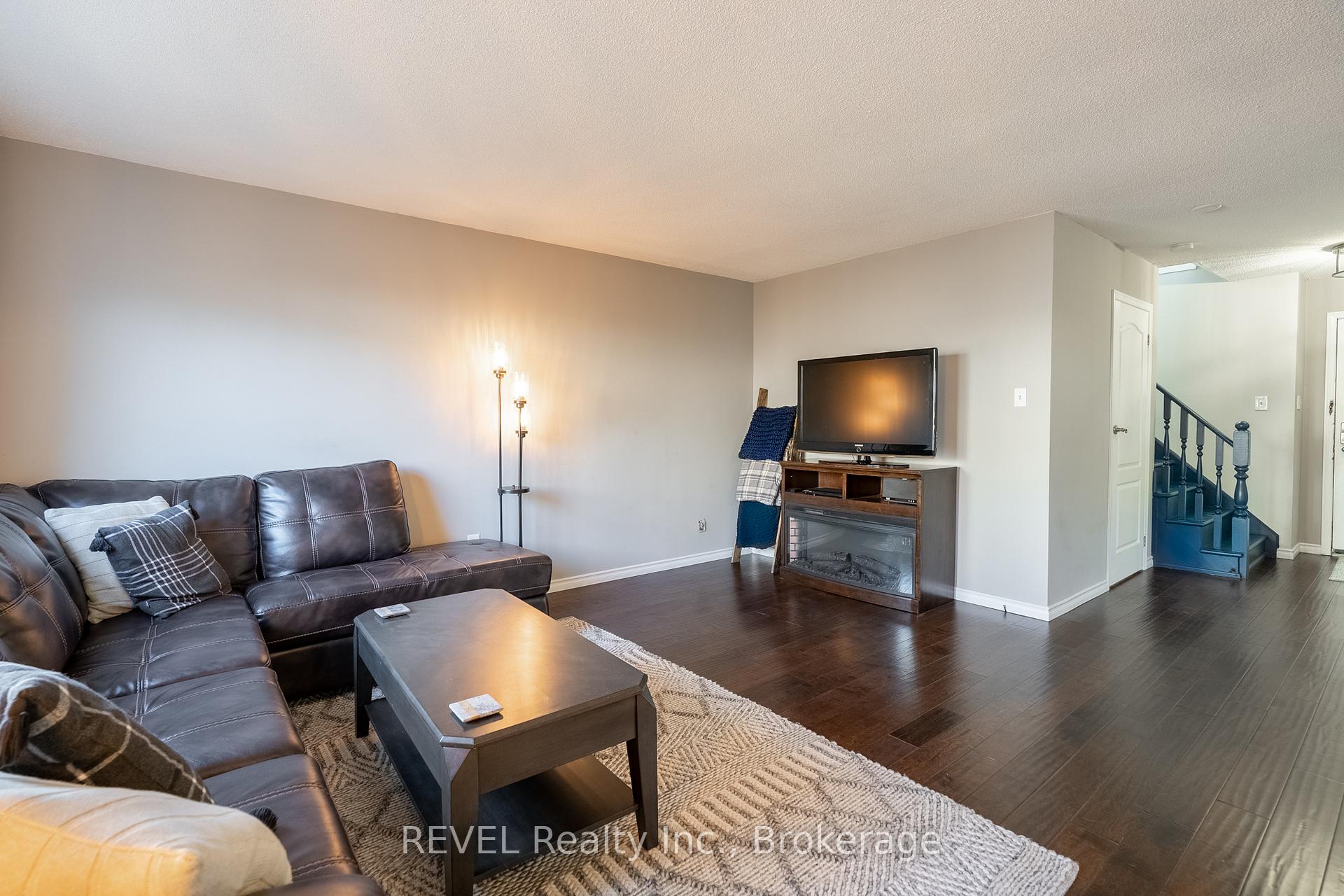 Photo 8 of 30 Naples Court, Thorold, Confederation Heights — HOMEH
