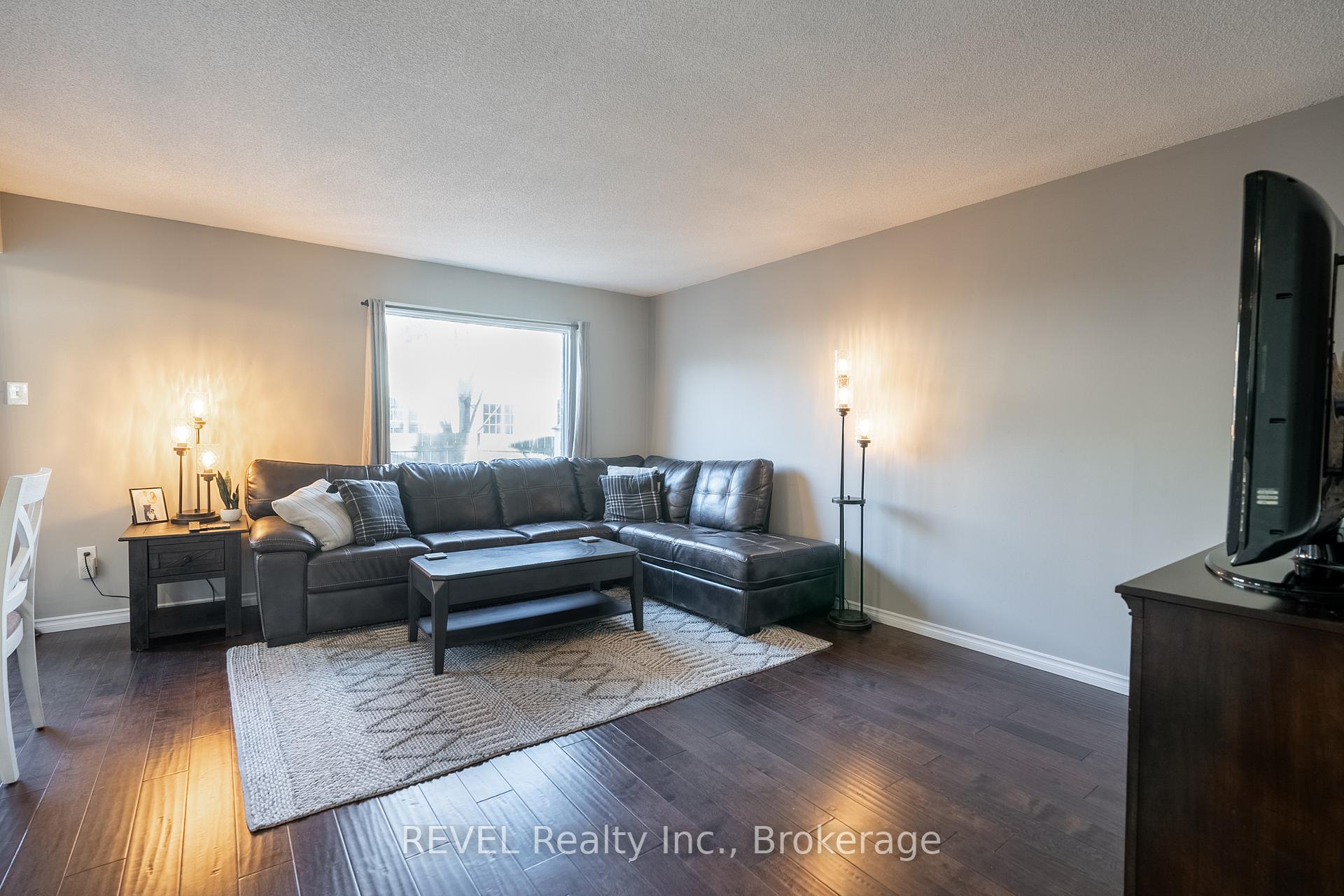 Photo 9 of 30 Naples Court, Thorold, Confederation Heights — HOMEH