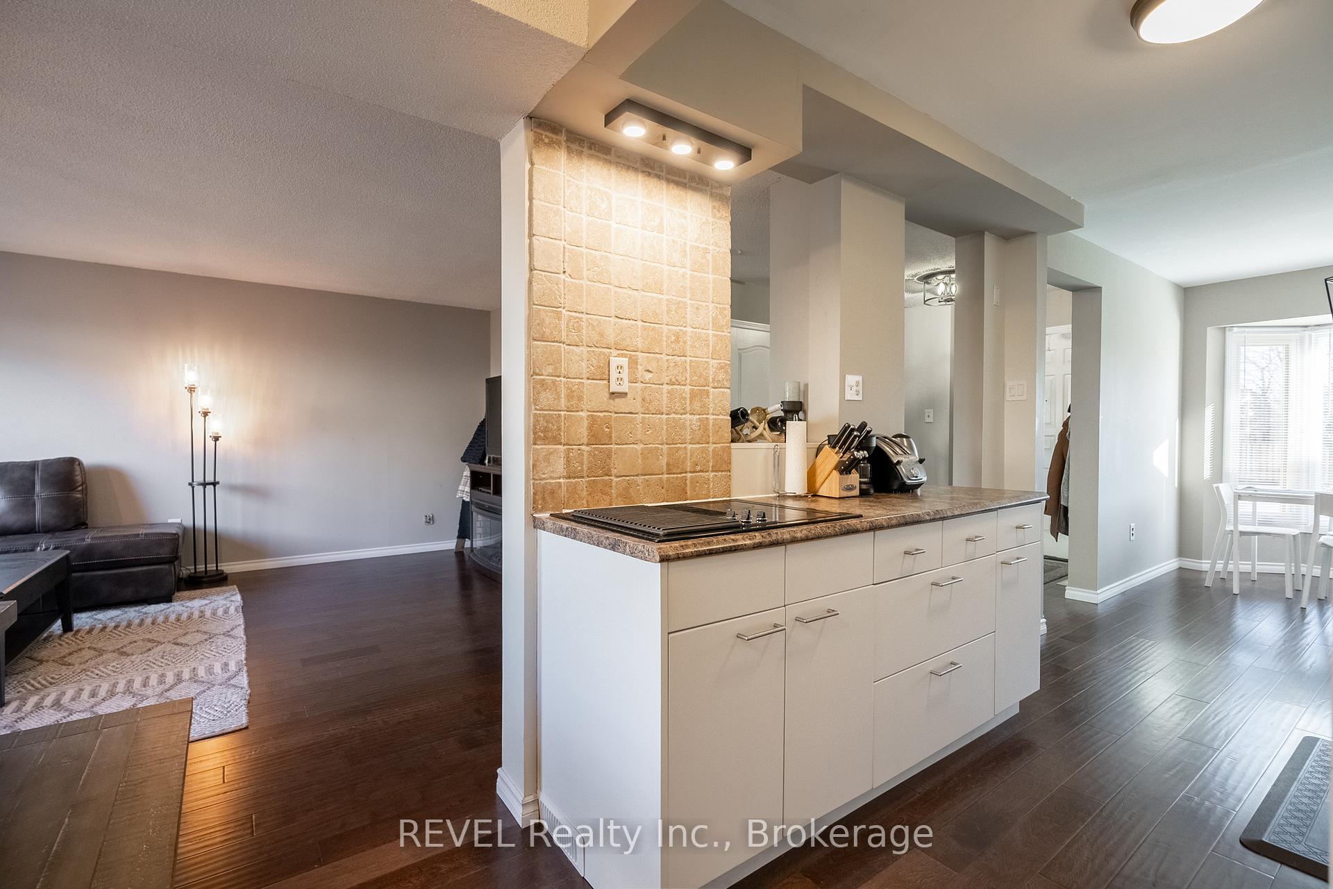 Photo 17 of 30 Naples Court, Thorold, Confederation Heights — HOMEH