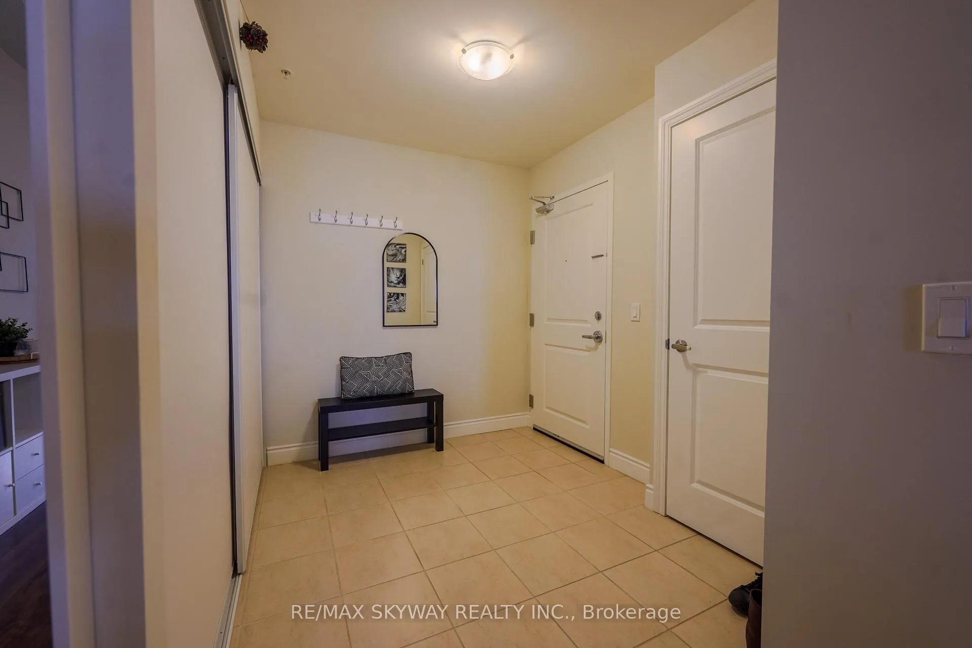 Photo 5 of Unit 415, 620 Sauve Street, Milton, Beaty — HOMEH