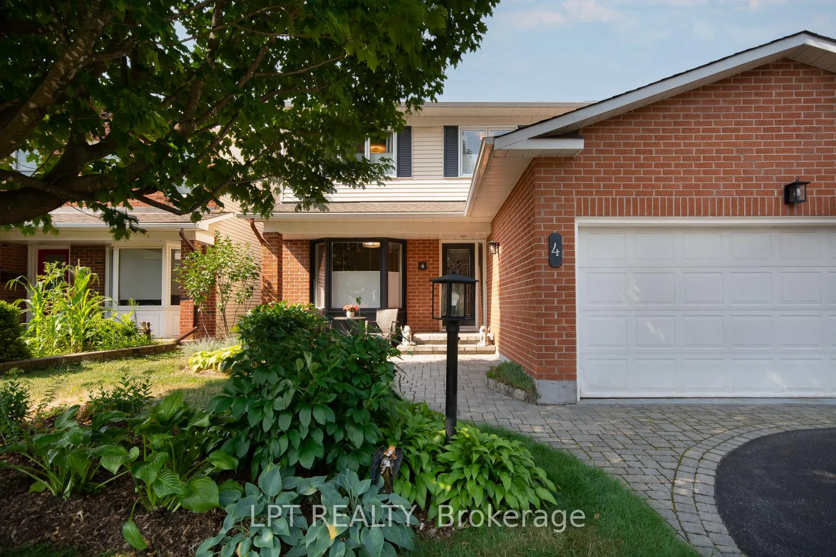 Photo 5 of 4 Drainie Drive, Ottawa, Kanata - Katimavik — HOMEH