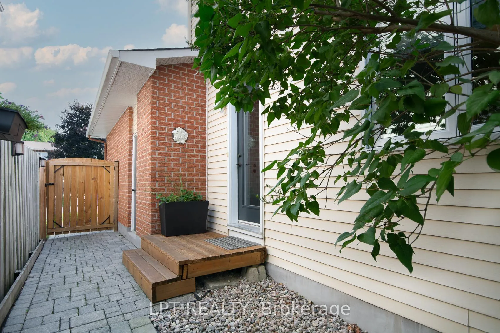 Photo 49 of 4 Drainie Drive, Ottawa, Kanata - Katimavik — HOMEH