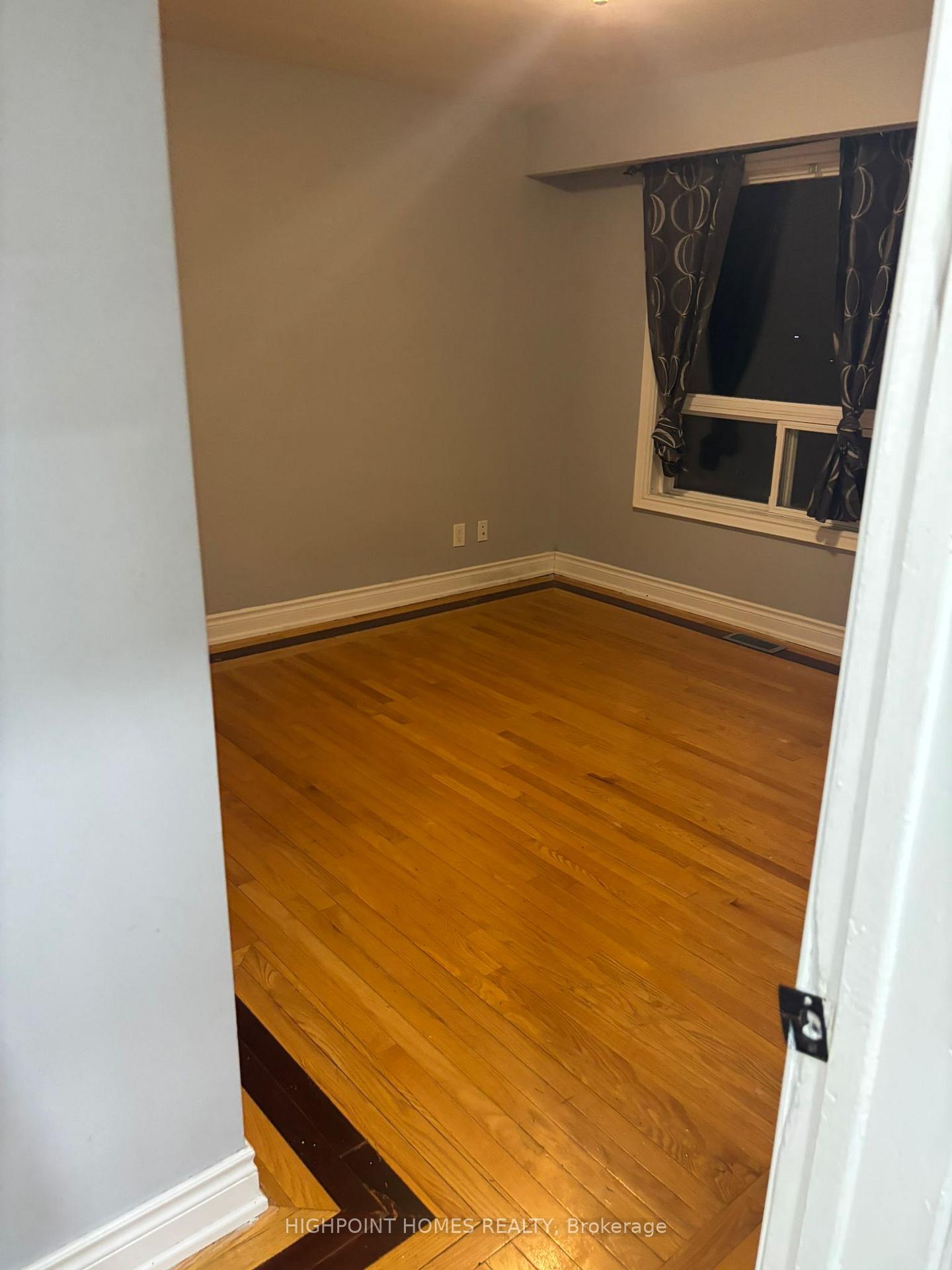 Photo 3 of 108 Golfhaven Drive, Scarborough, Woburn — HOMEH